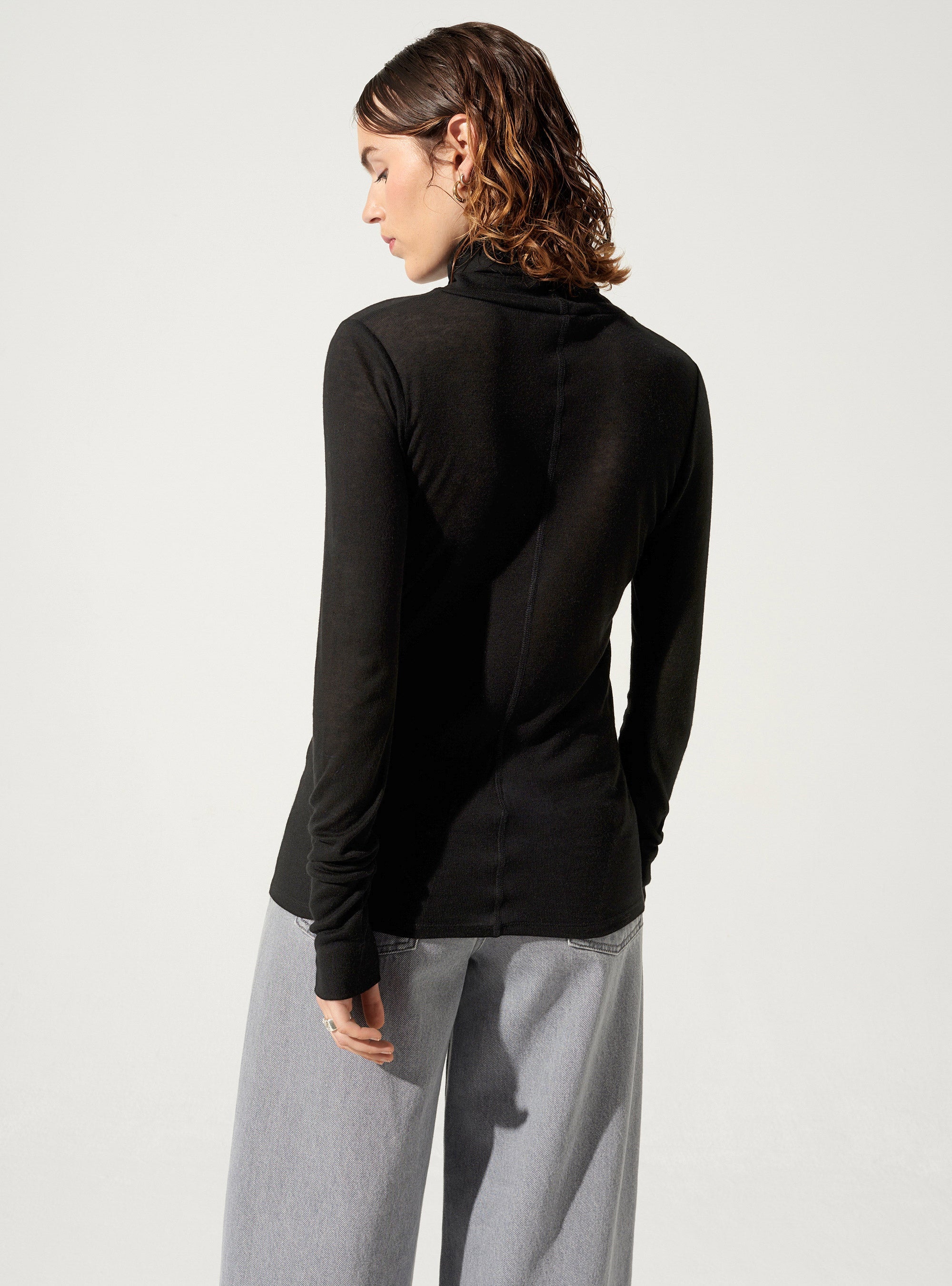 T-shirt col roulé acoté