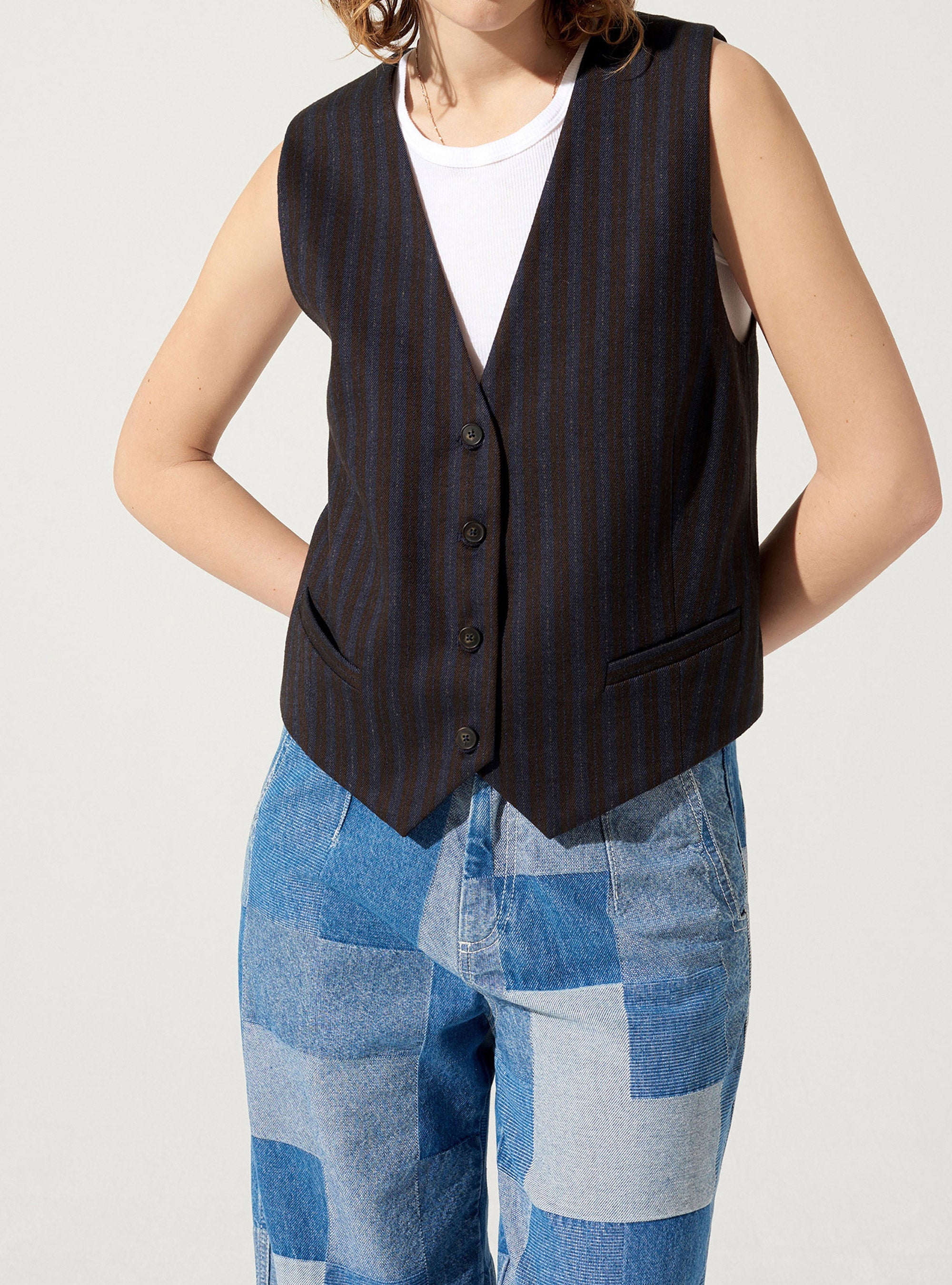 Sleeveless vest