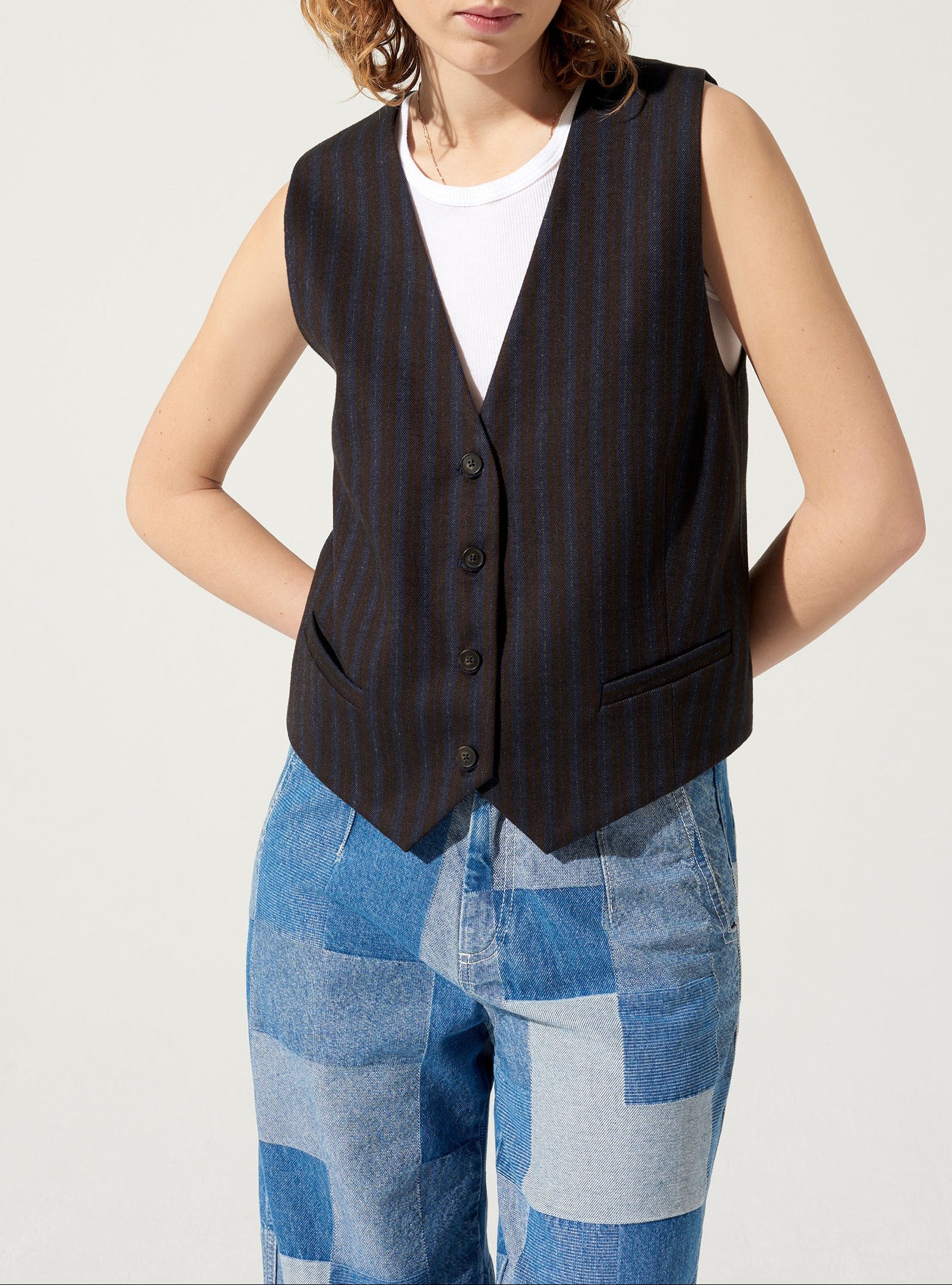 Sleeveless vest