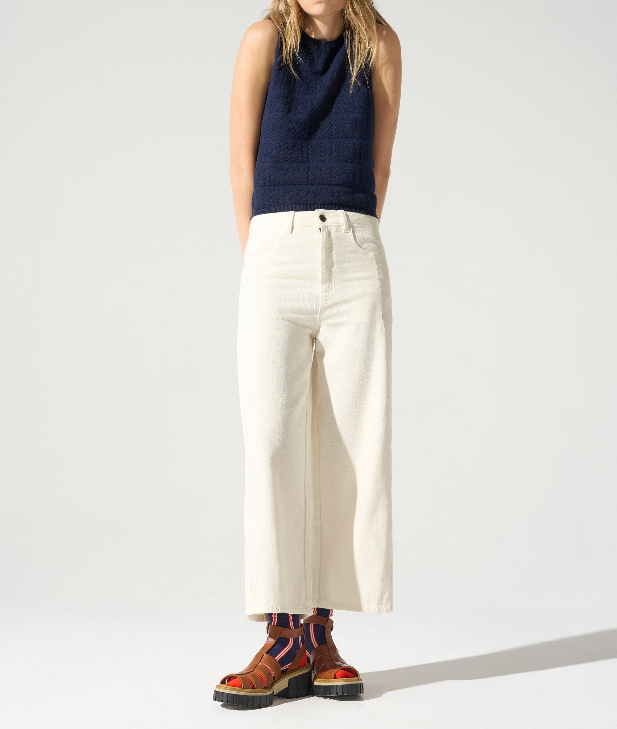 Pull sans manches acoté