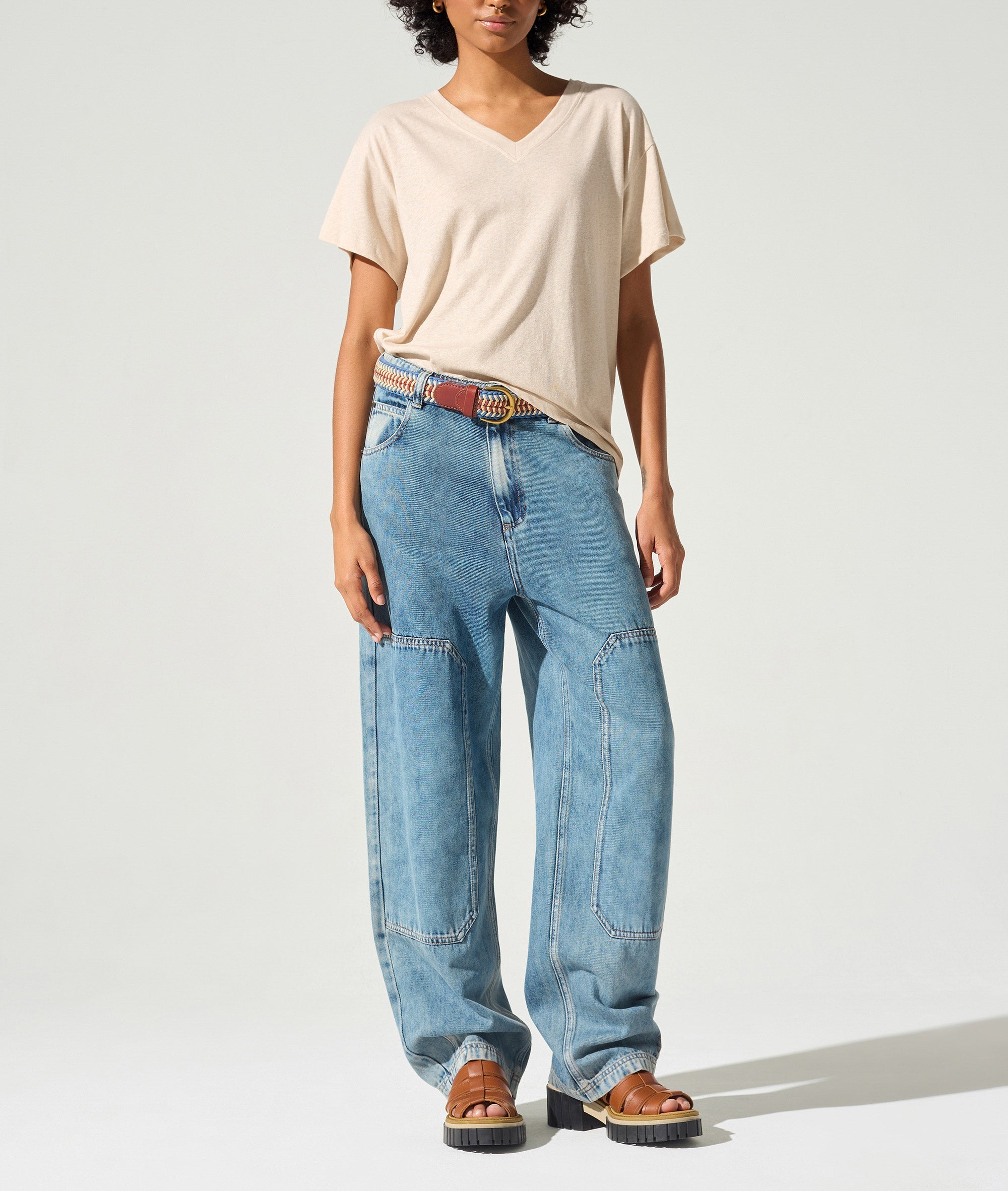 T-shirt col V acoté