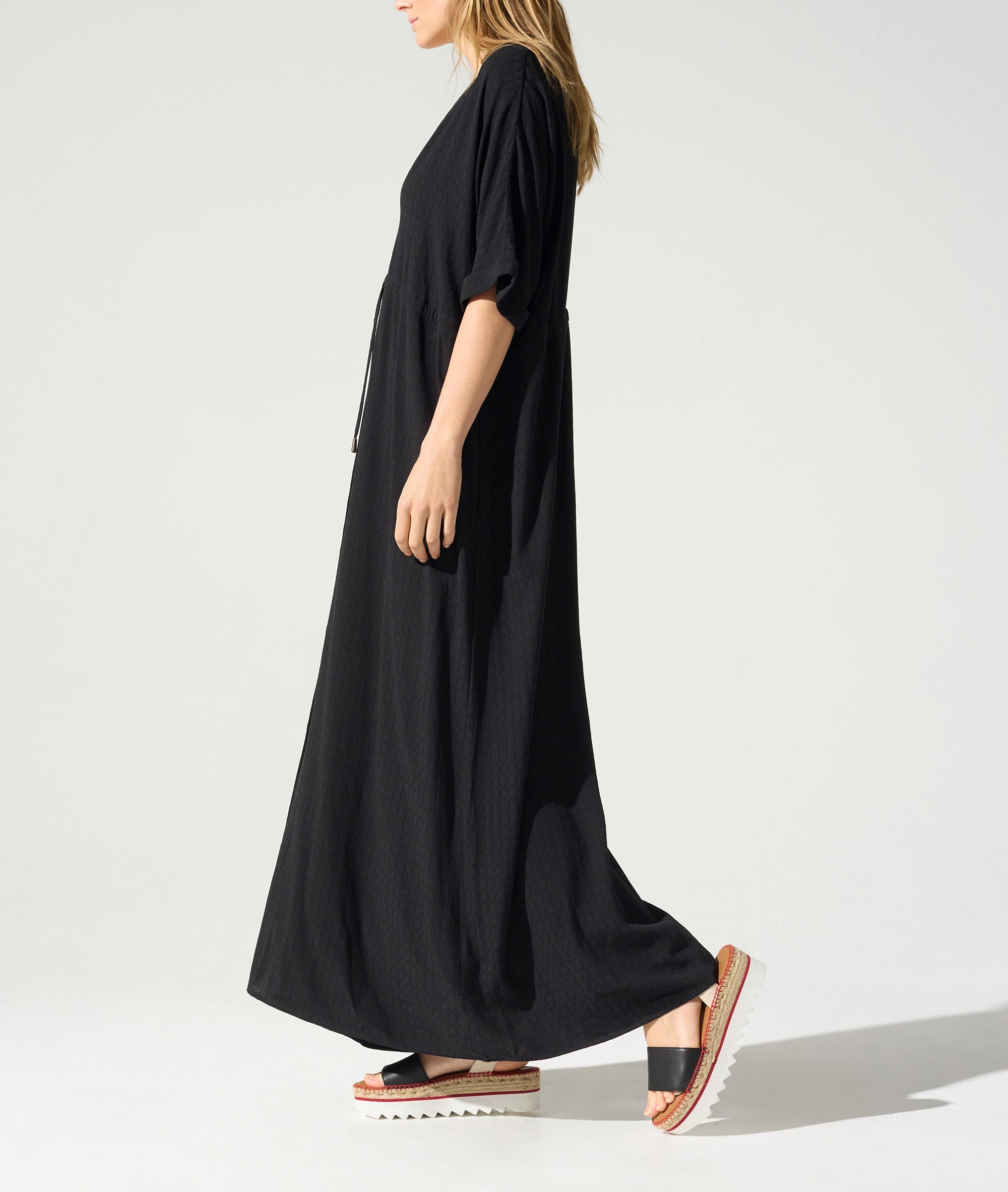 Robe longue et ample acoté