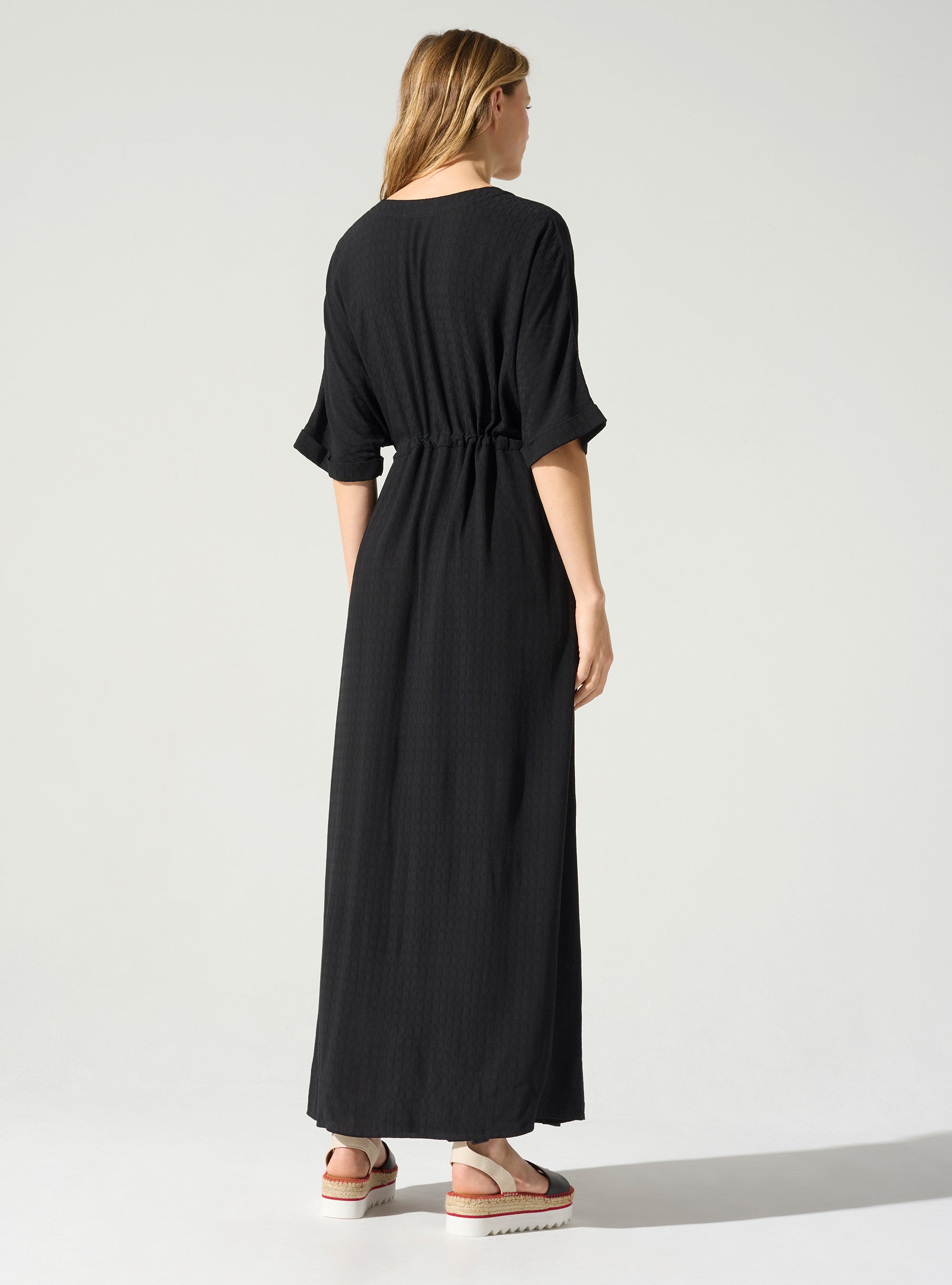Robe longue et ample acoté