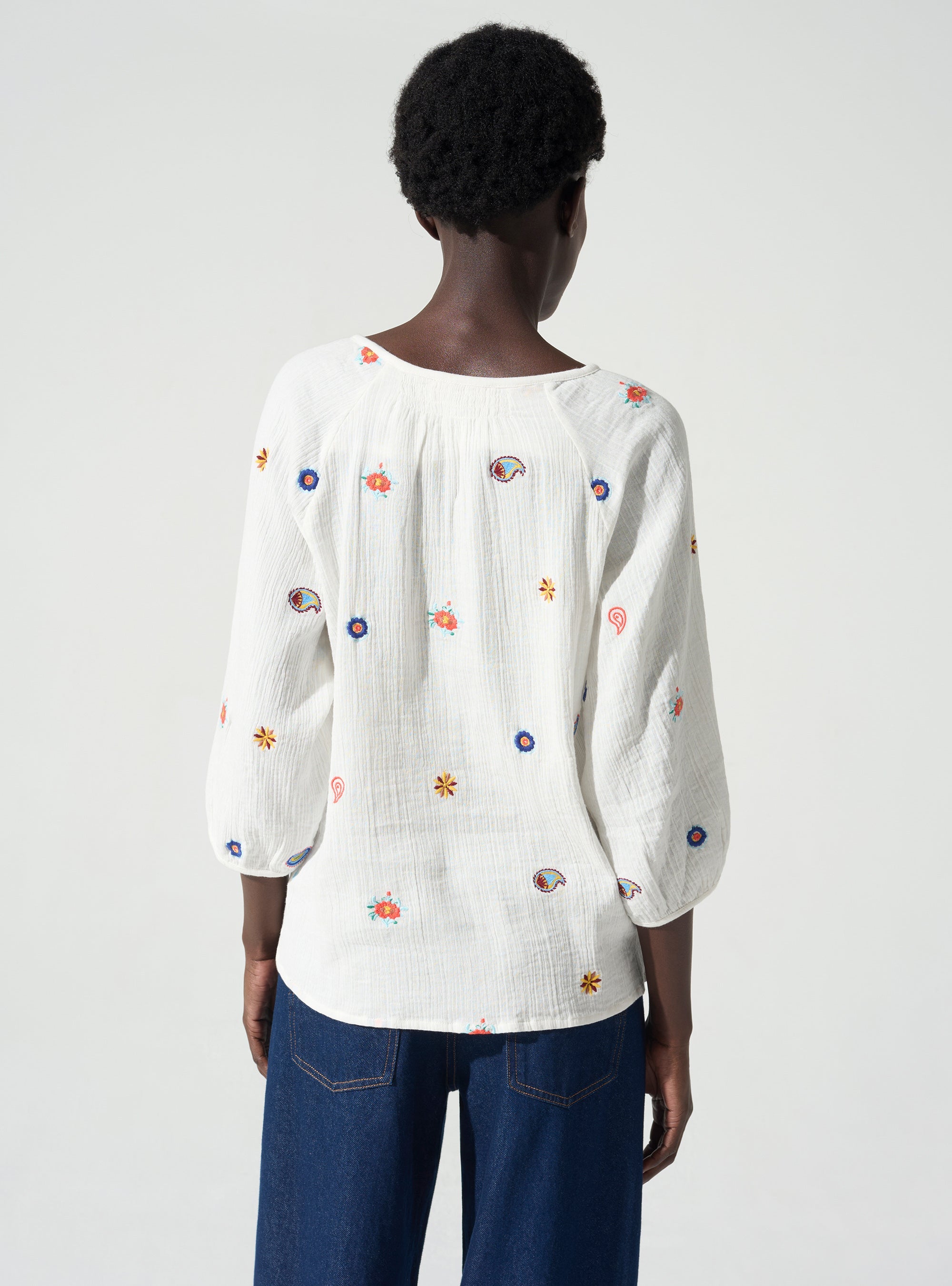 Blouse brodée