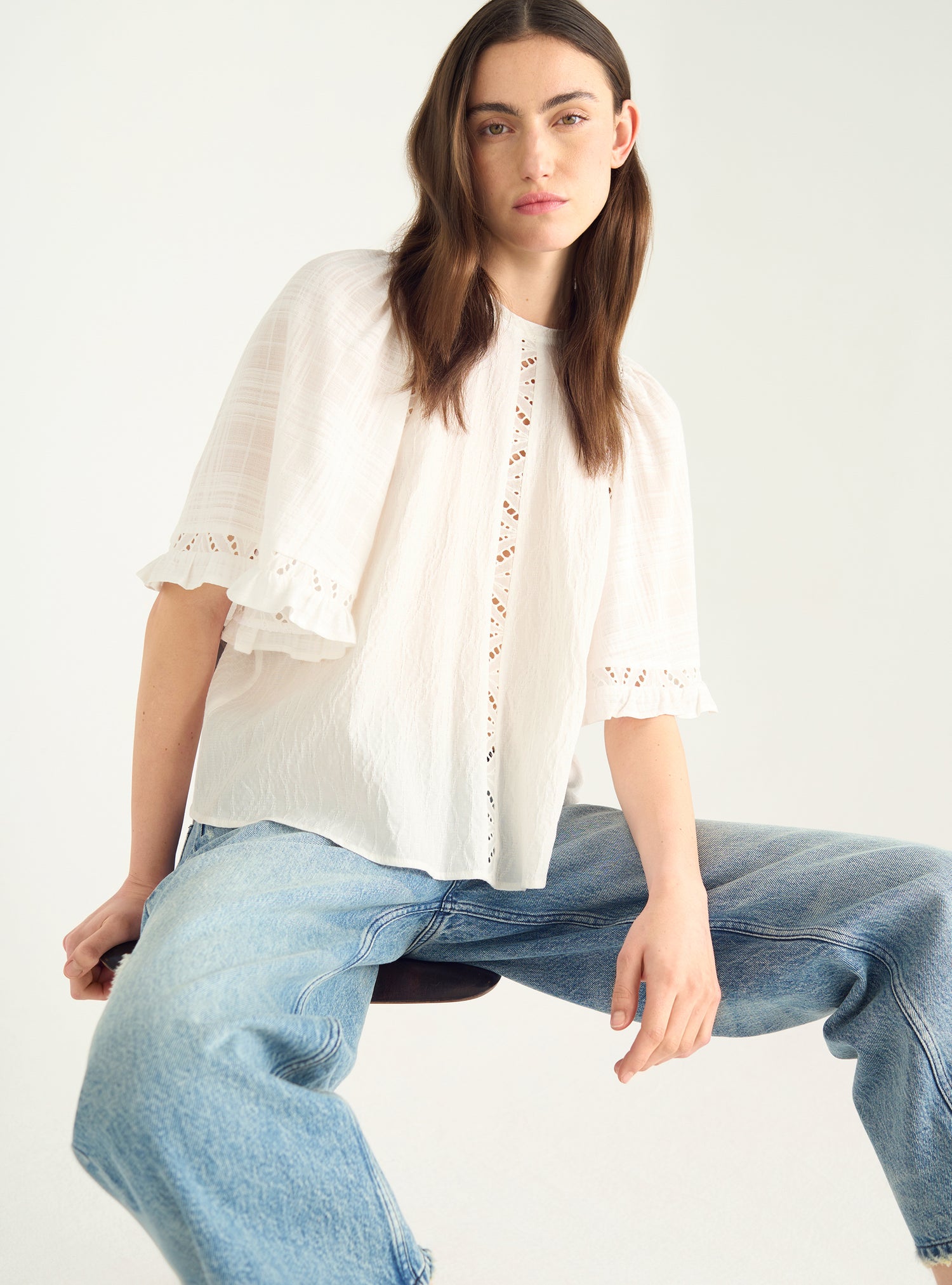 Loose-fitting openwork cotton blouse