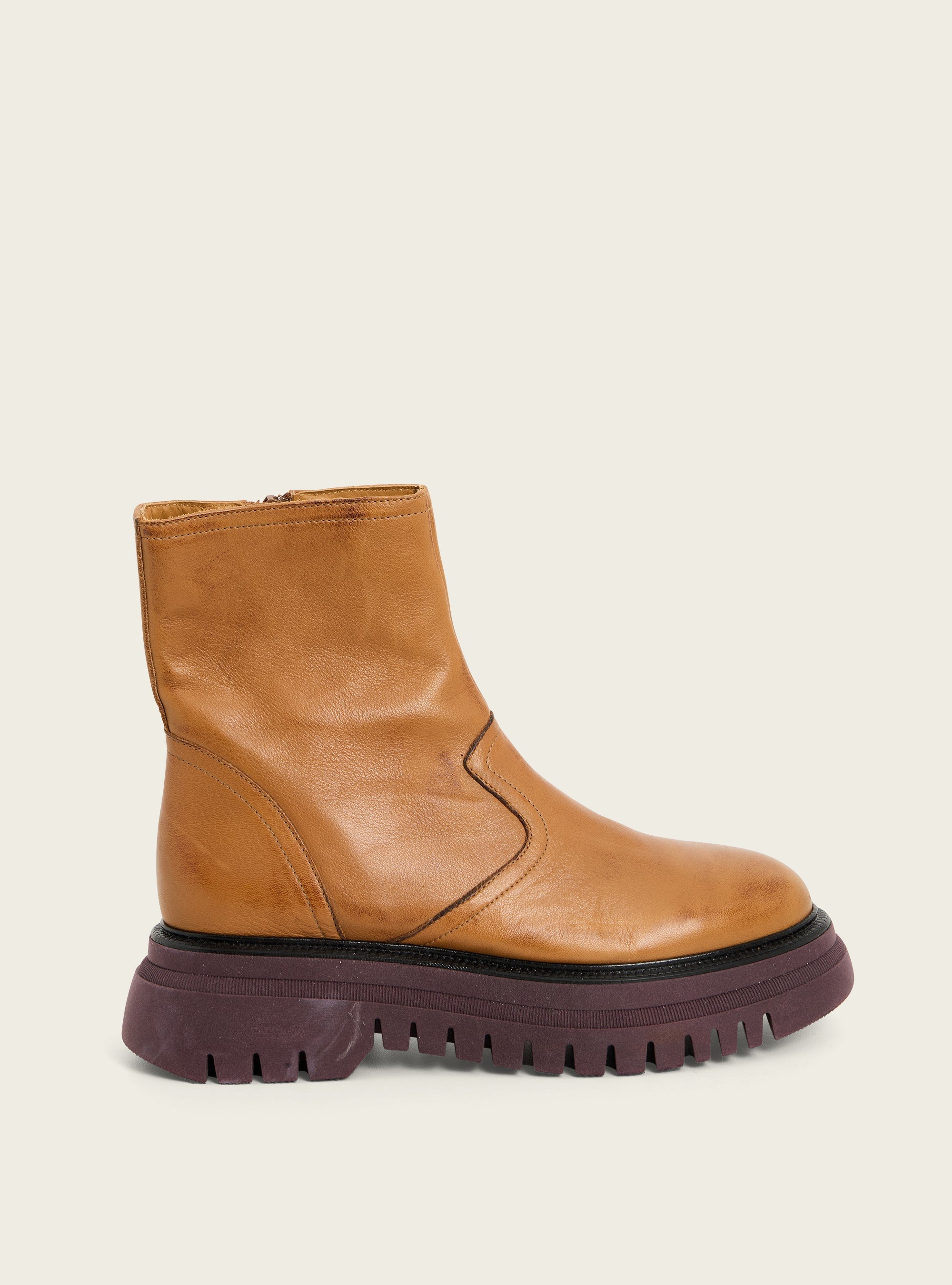 Bottines en cuir tan acoté