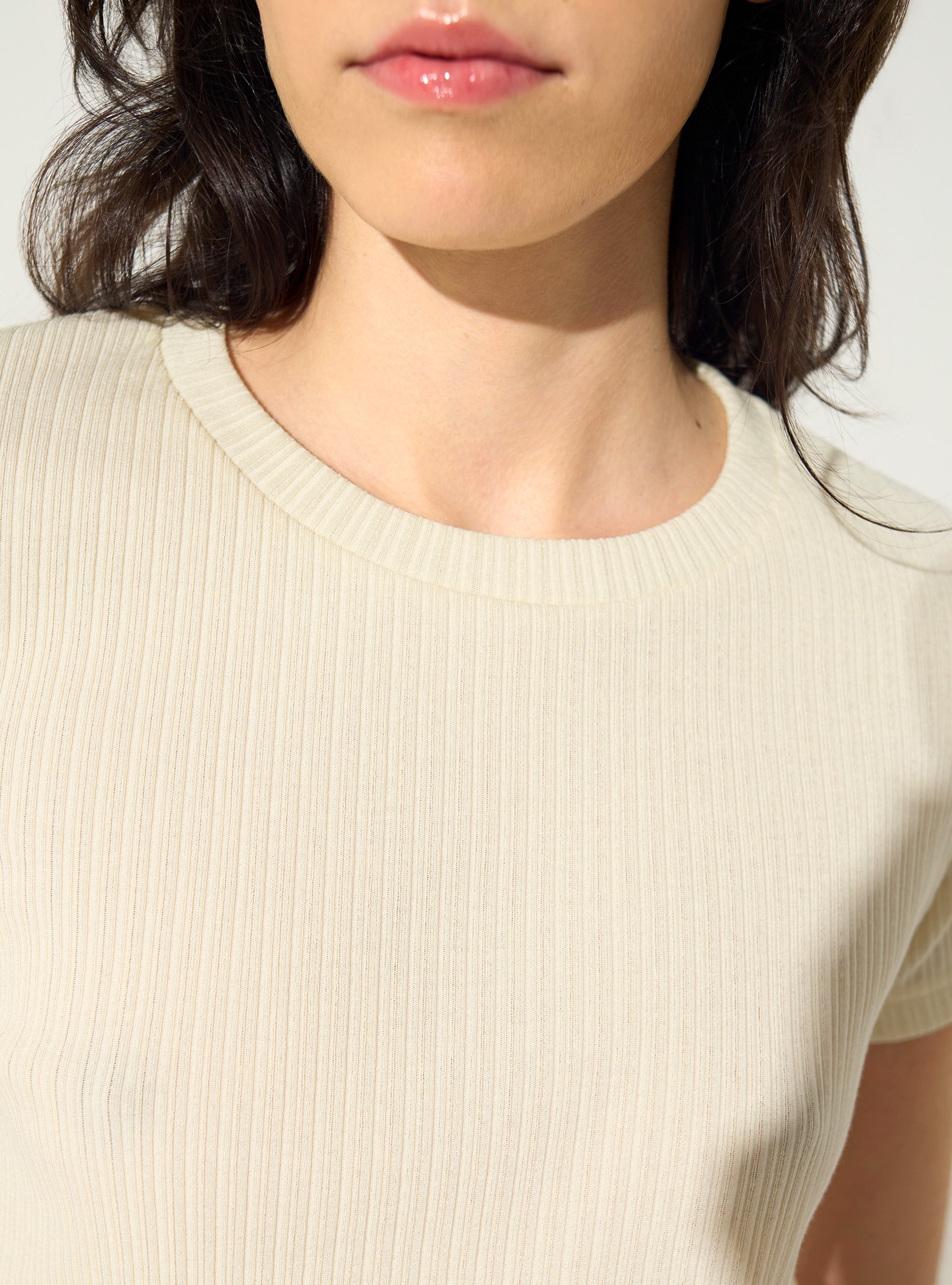 T-shirt ajusté plissé en coton blanc