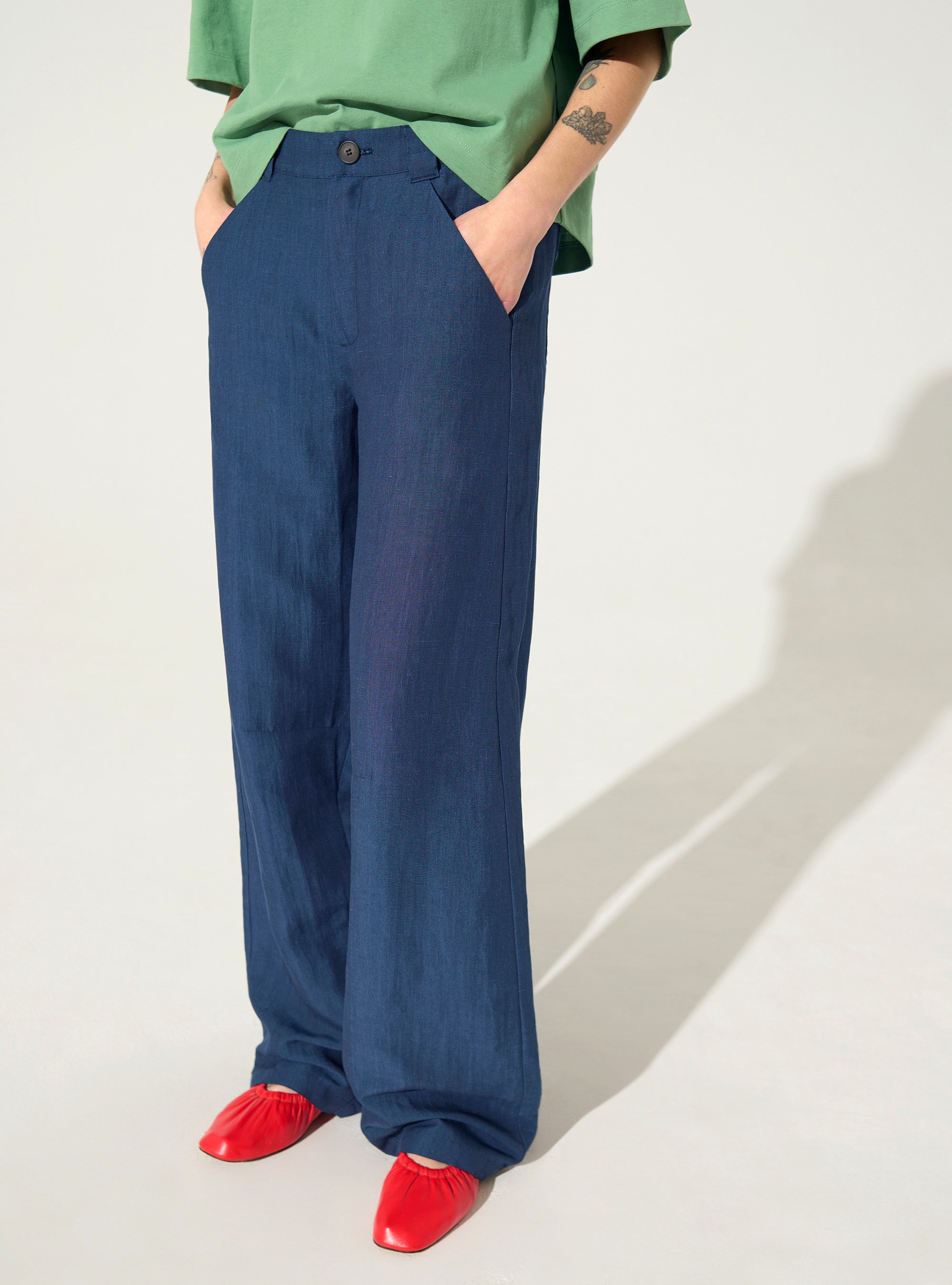 blue linen trousers