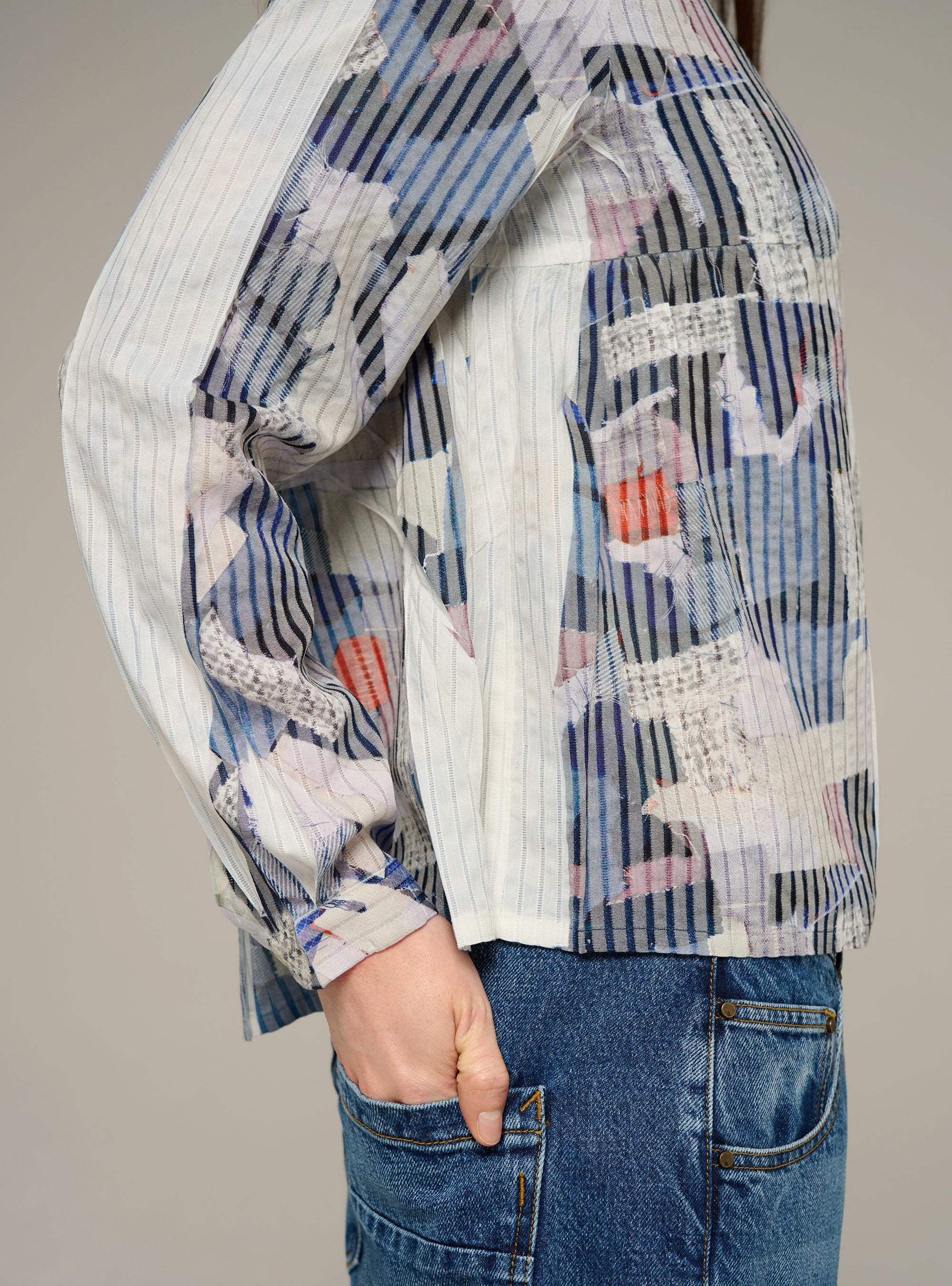 Blouse col rond ajustée manches longues imprimée acoté