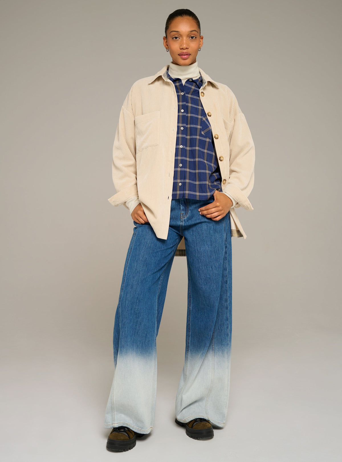 Cotélac acoté chemise oversize manches longues en velours grosses côtes