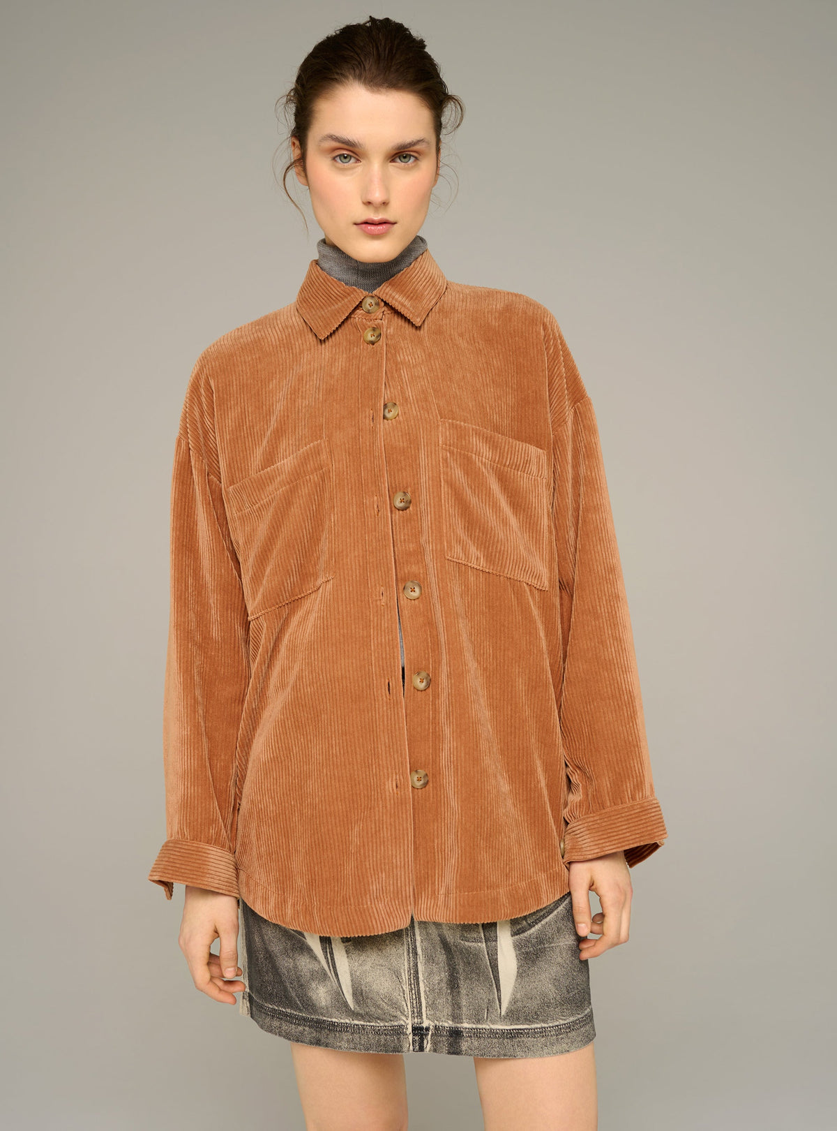 Cotélac acoté chemise oversize manches longues en velours grosses côtes