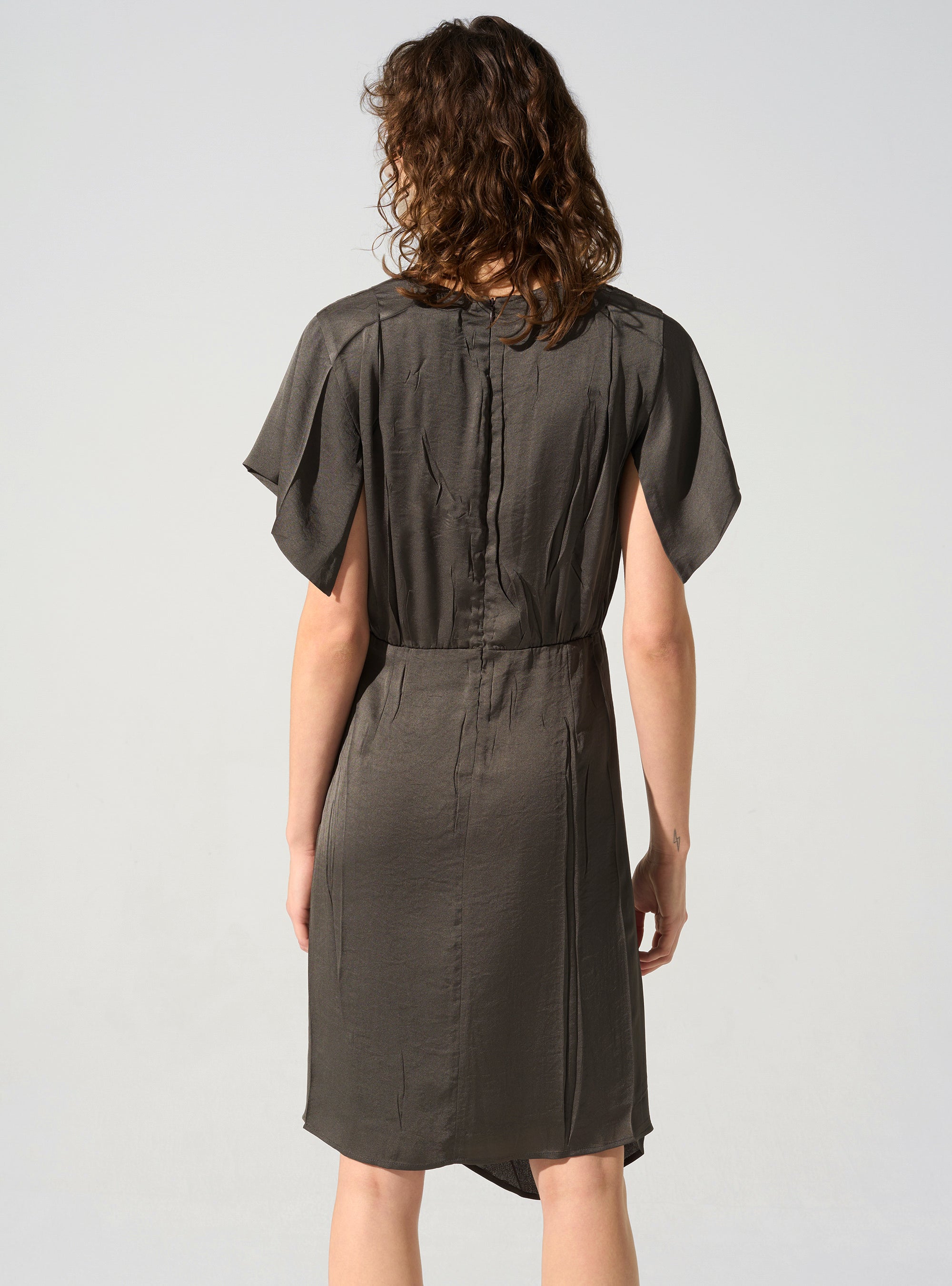 Robe manches fendues