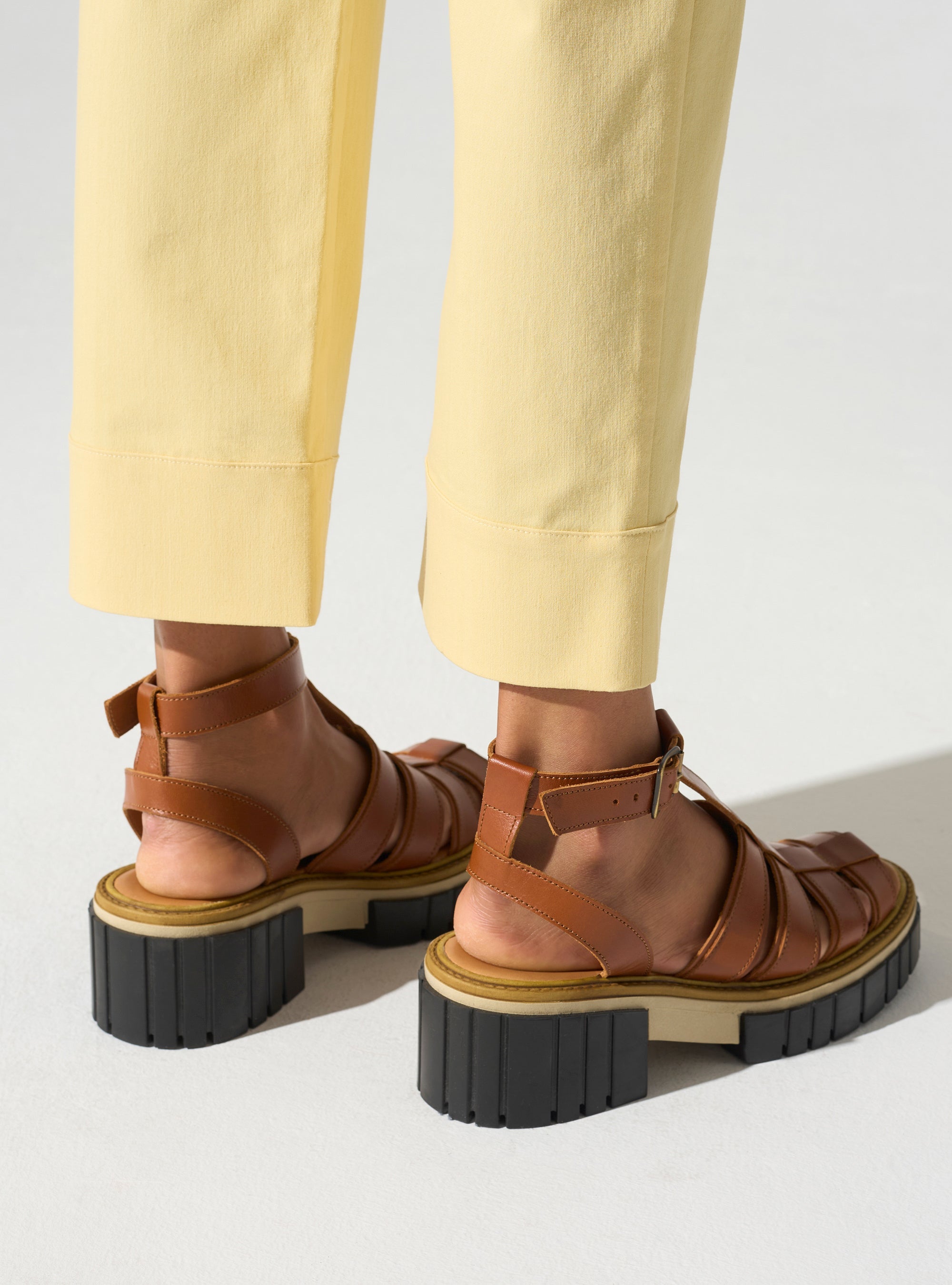 Pantalon Capri avec ceinture passant