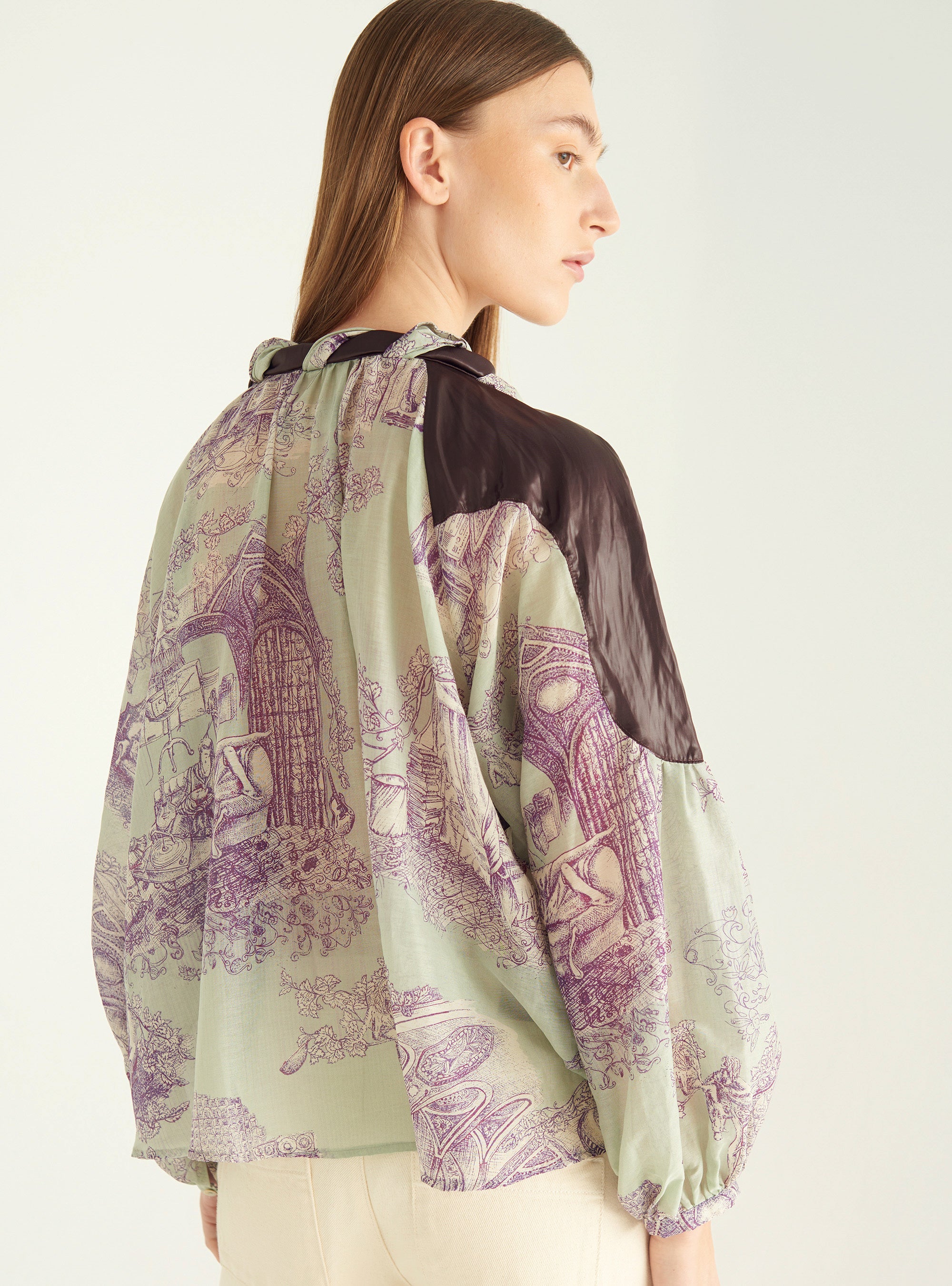 Blouse contrastée