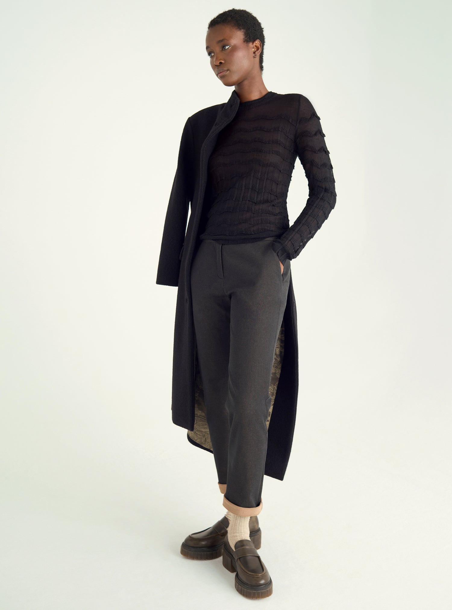 Straight, close-fitting pants