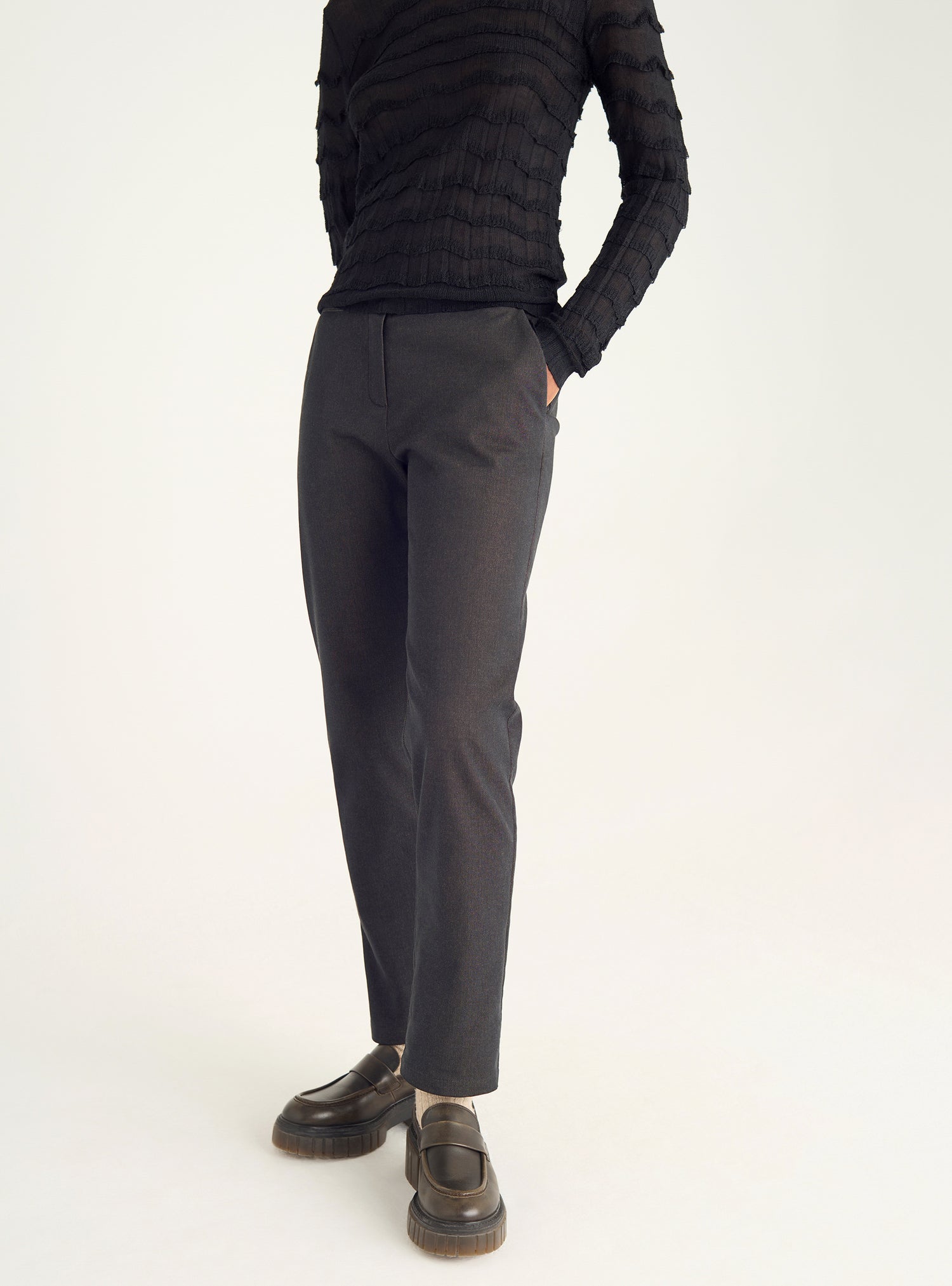 Straight, close-fitting pants