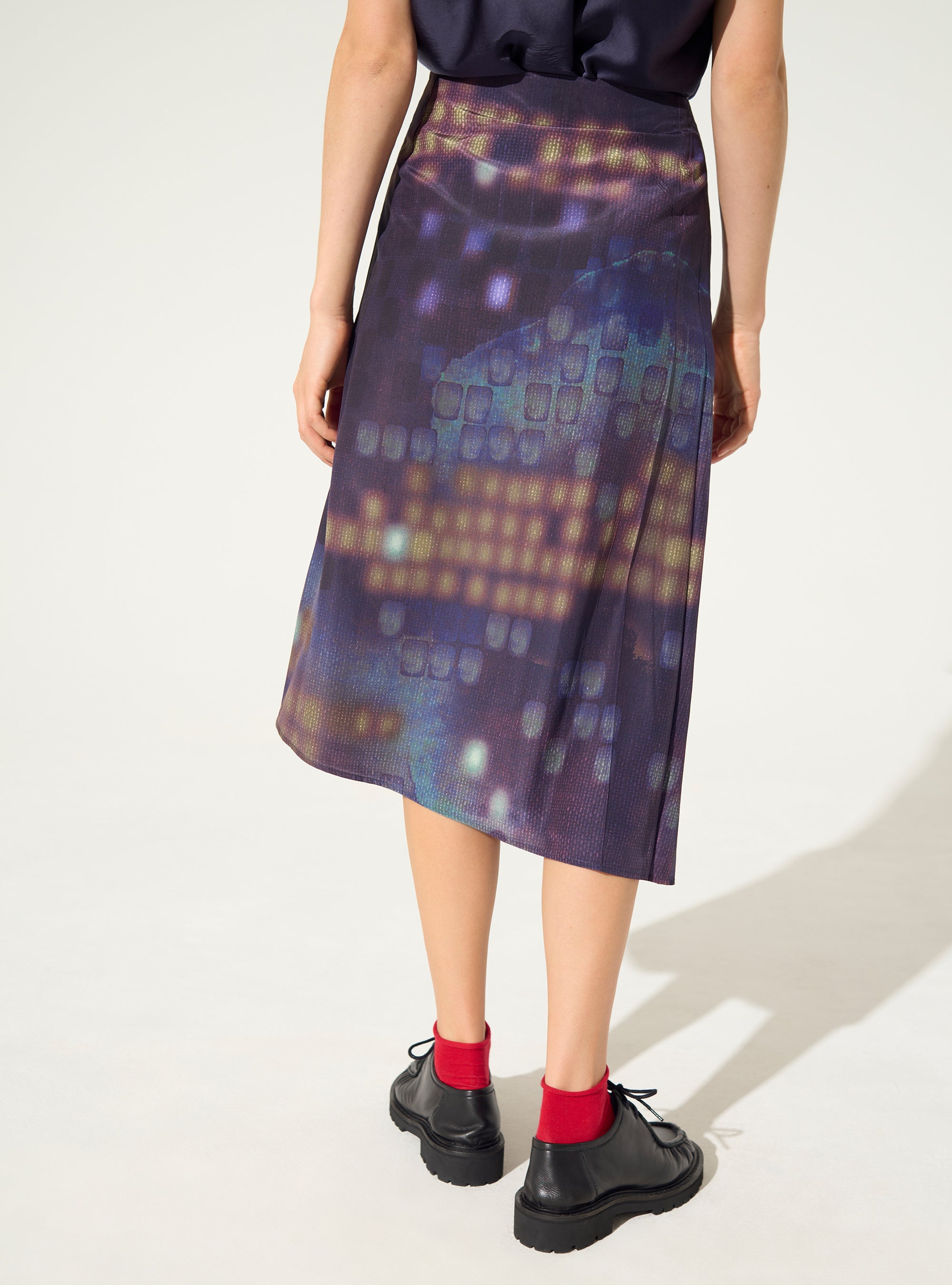 Jupe midi plissée imprimé maison violette