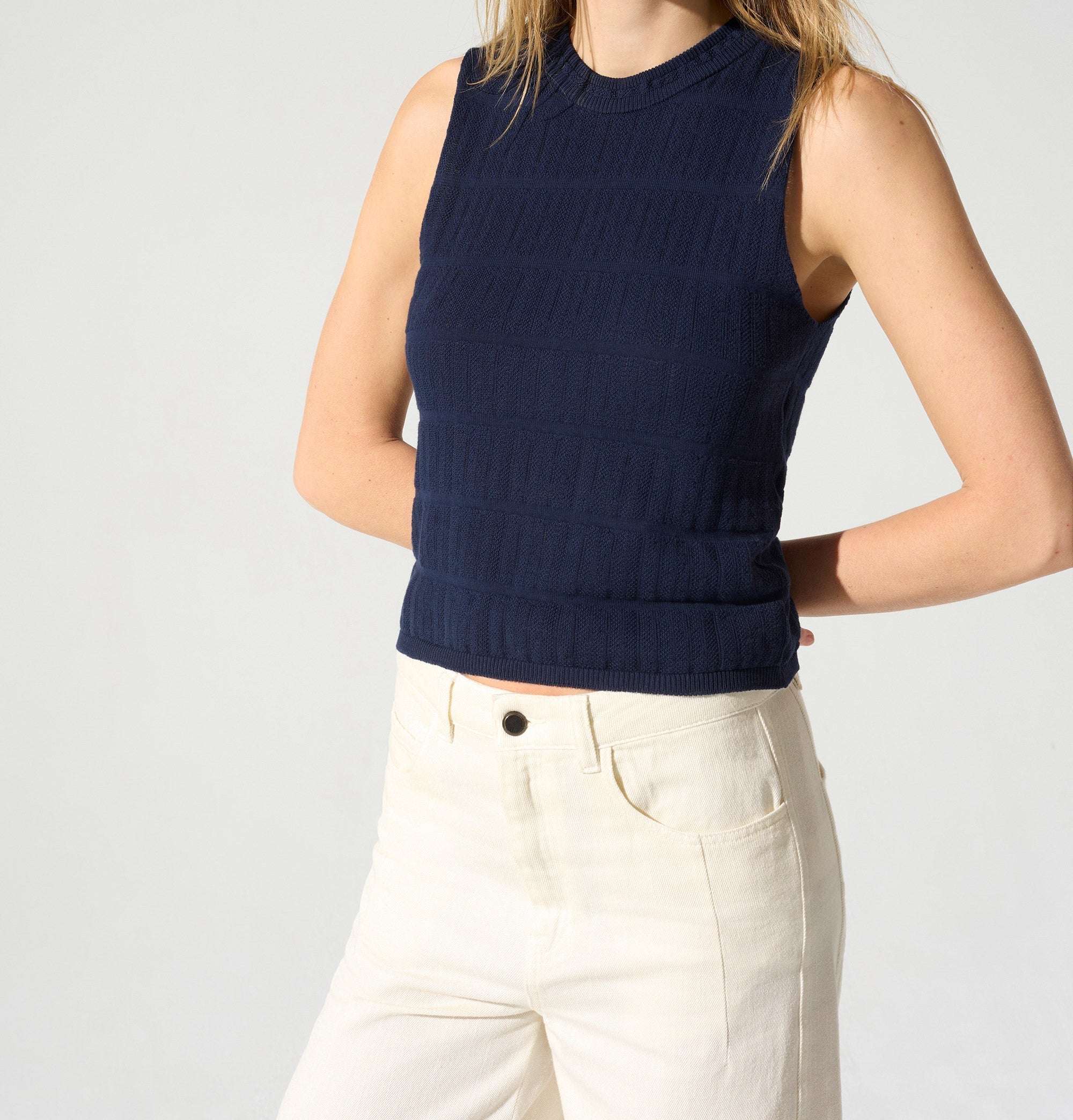 Pull sans manches acoté 