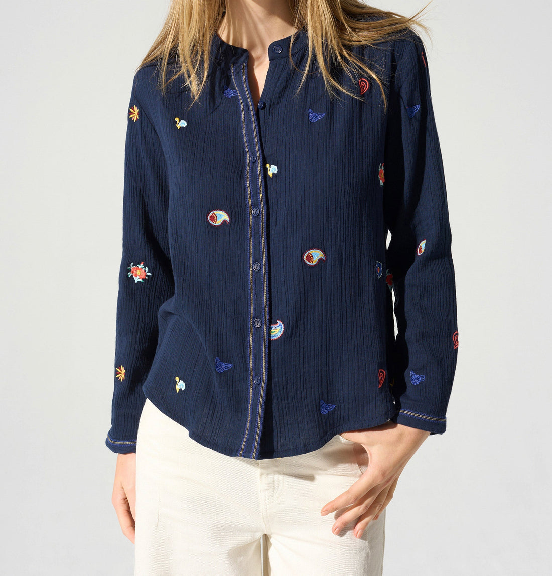 Chemise brodée acoté 