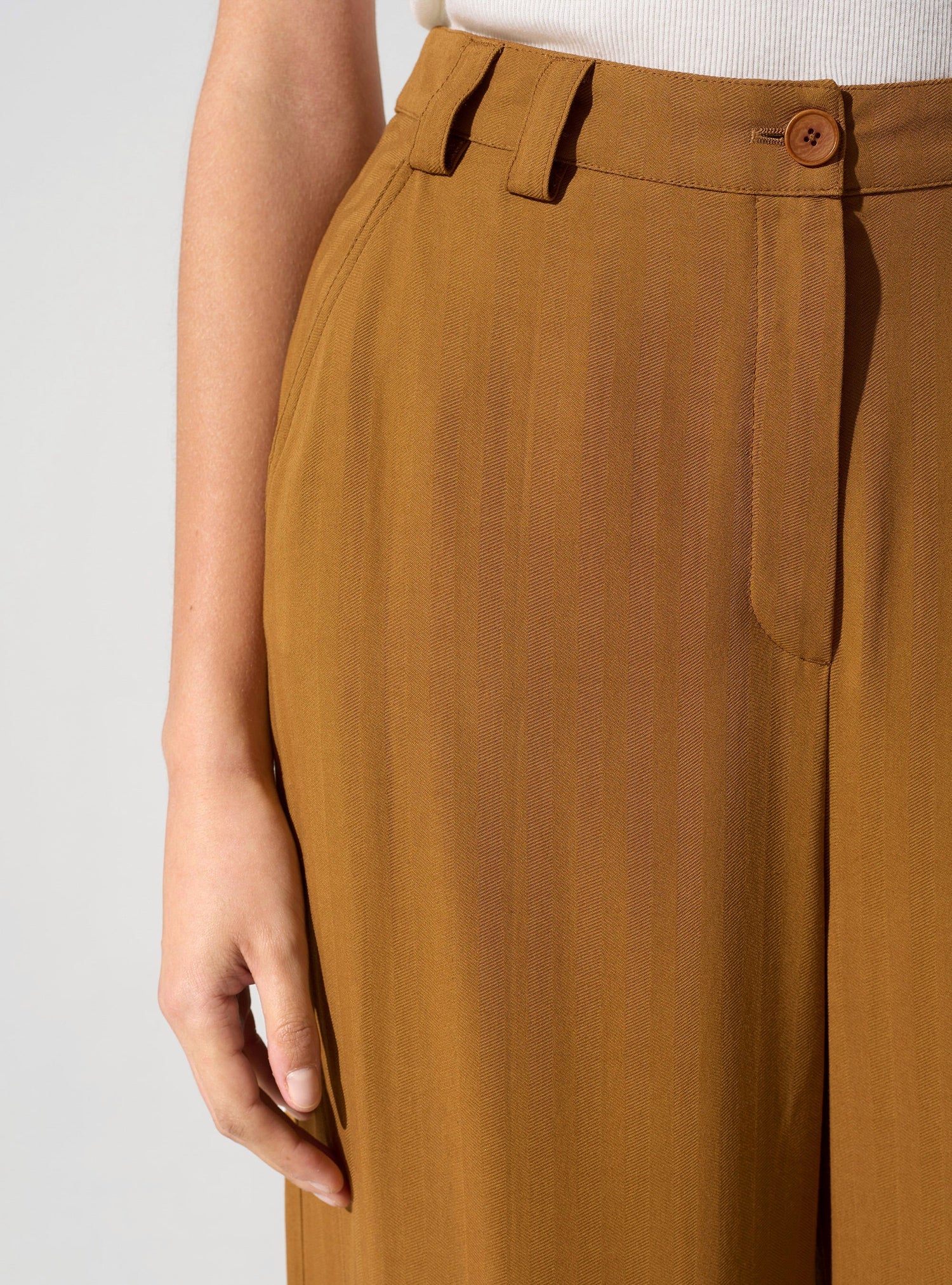 Pantalon tailleur acoté 