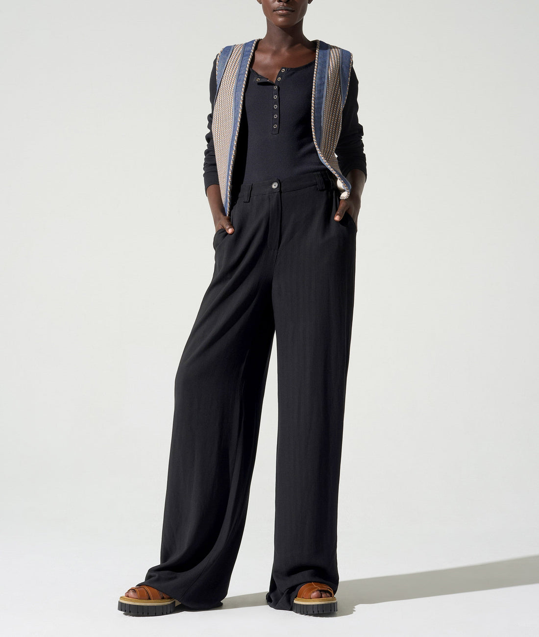 Pantalon tailleur acoté 