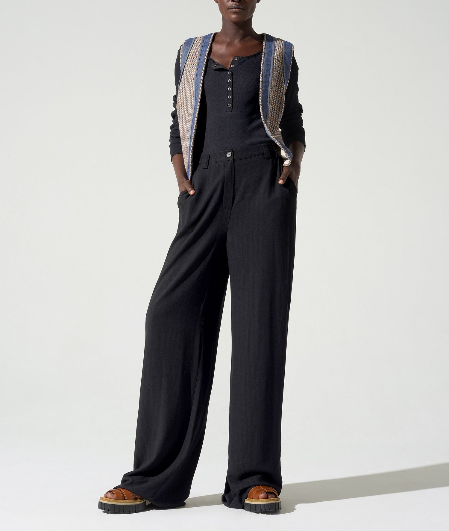 Pantalon tailleur acoté 