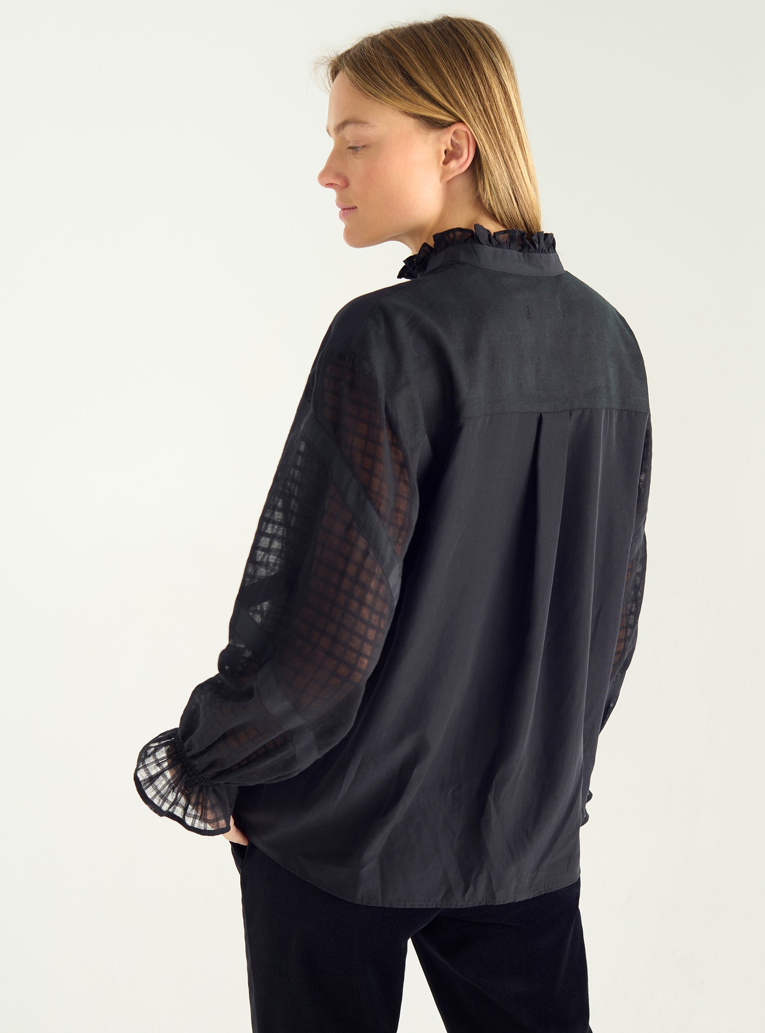 Loose shirt in responsible cotton