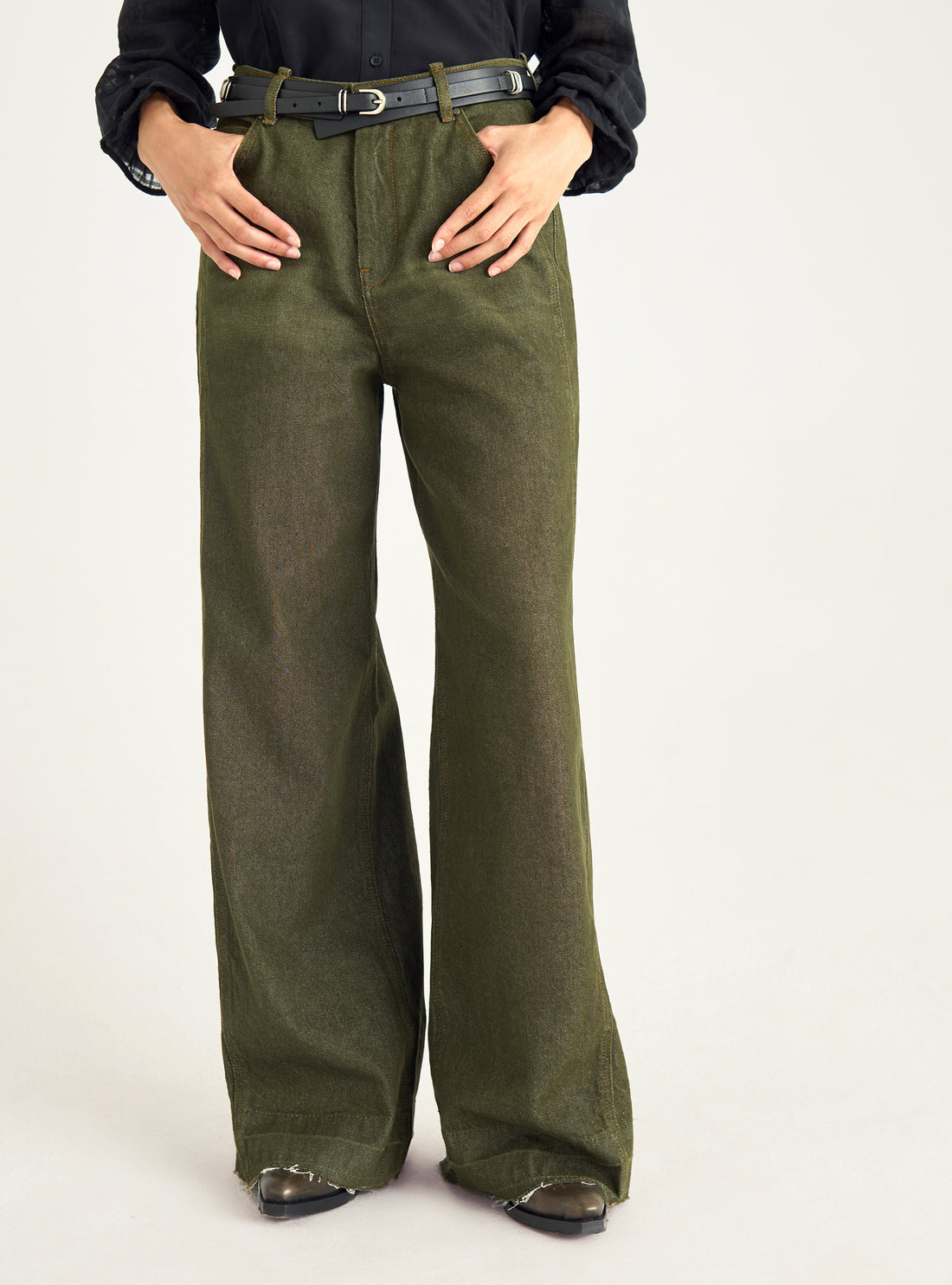 High-waisted wide-leg jeans