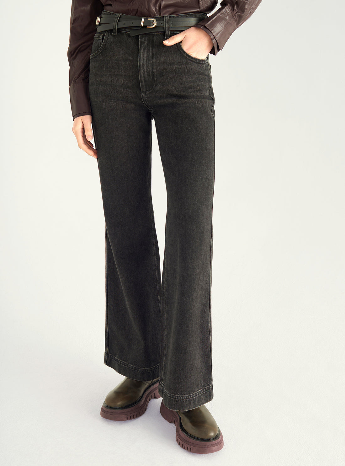 High-waisted bootcut jeans