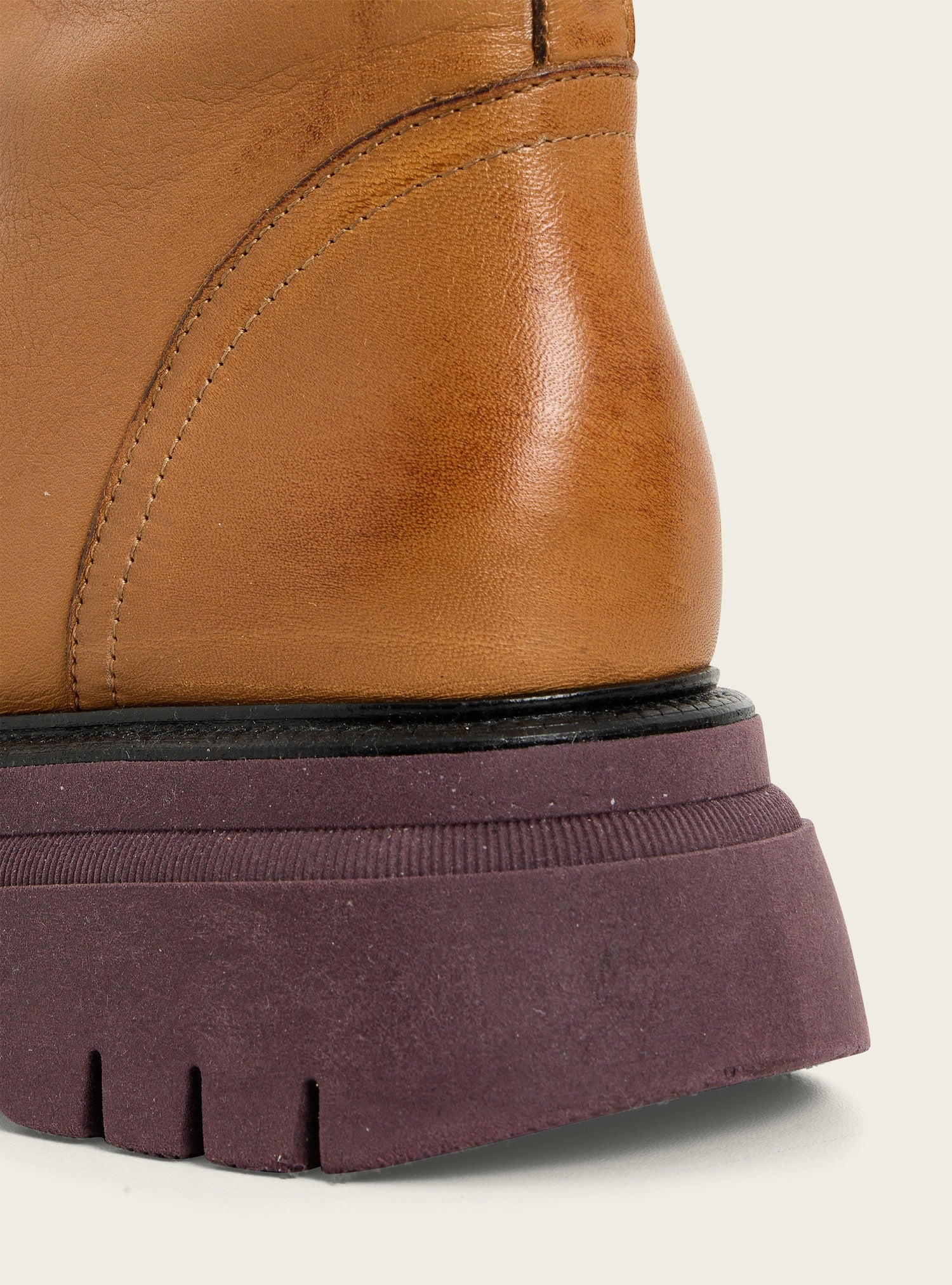 Bottines en cuir tan acoté 