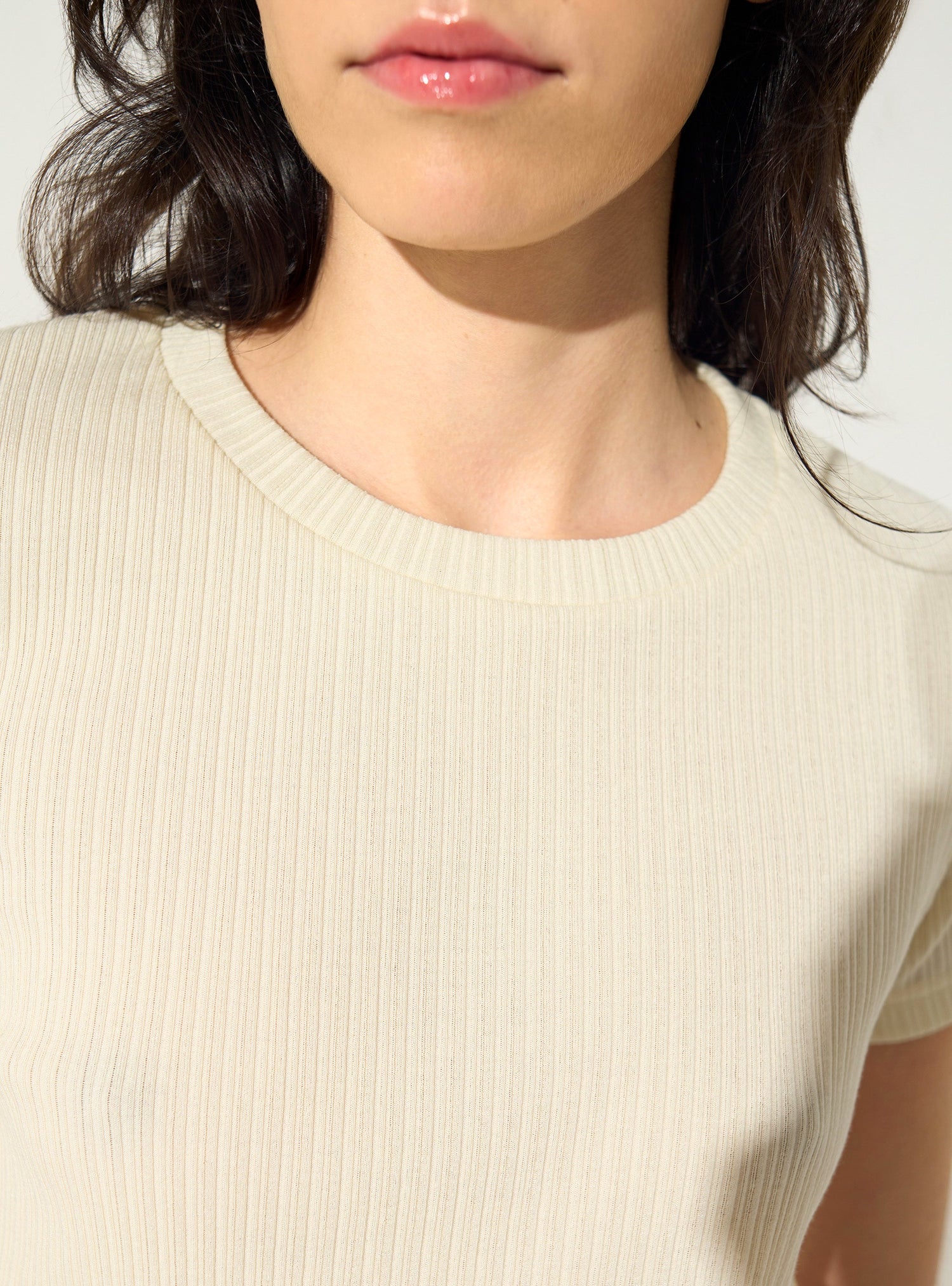 T-shirt ajusté plissé en coton blanc