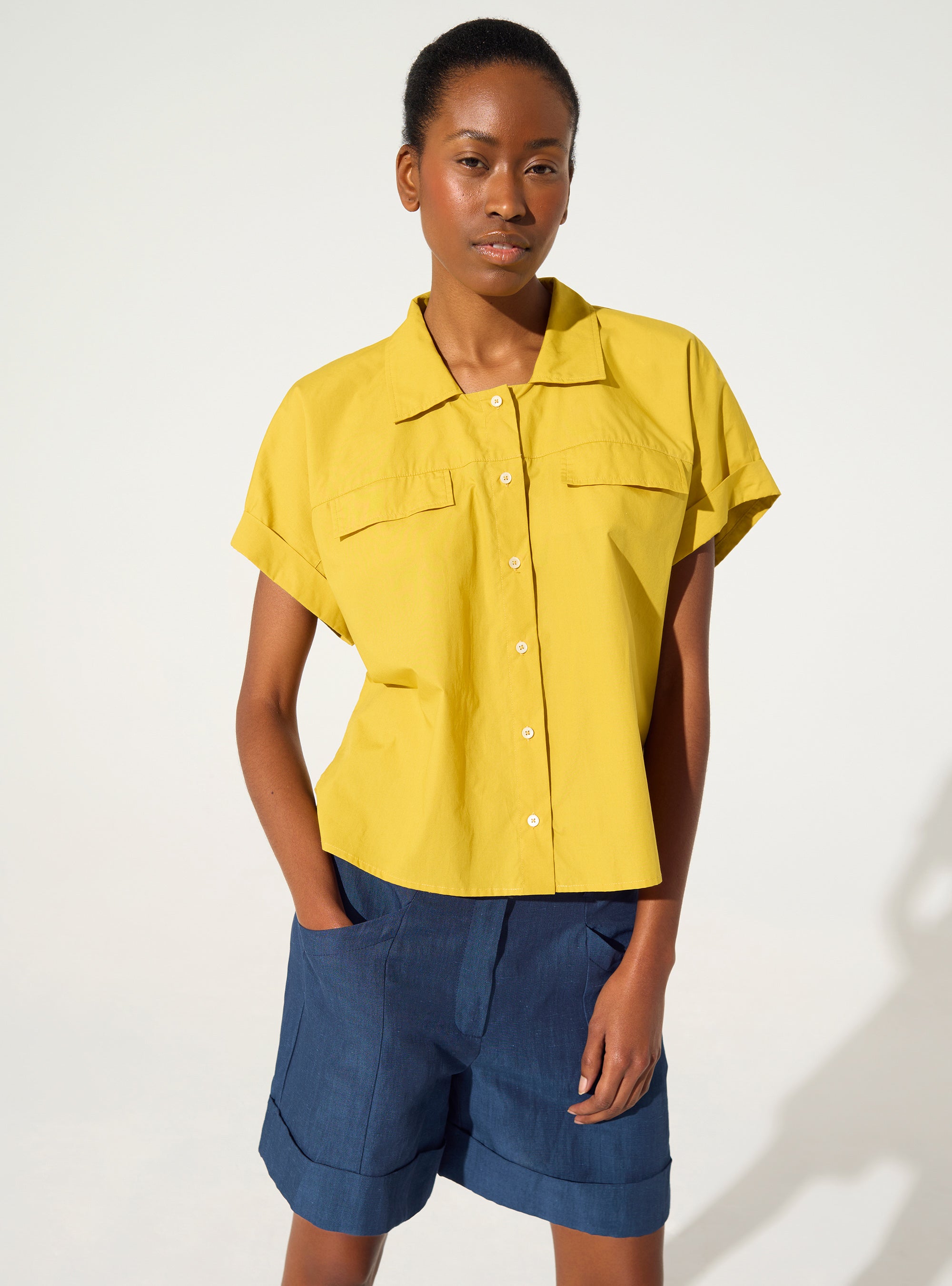 Chemise oversize en coton biologique jaune acoté 