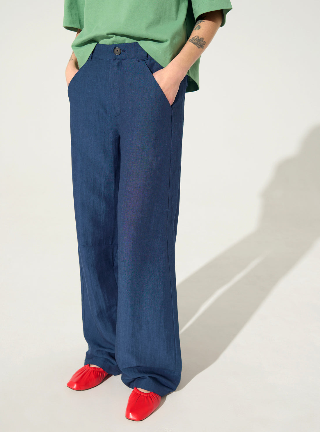 blue linen trousers