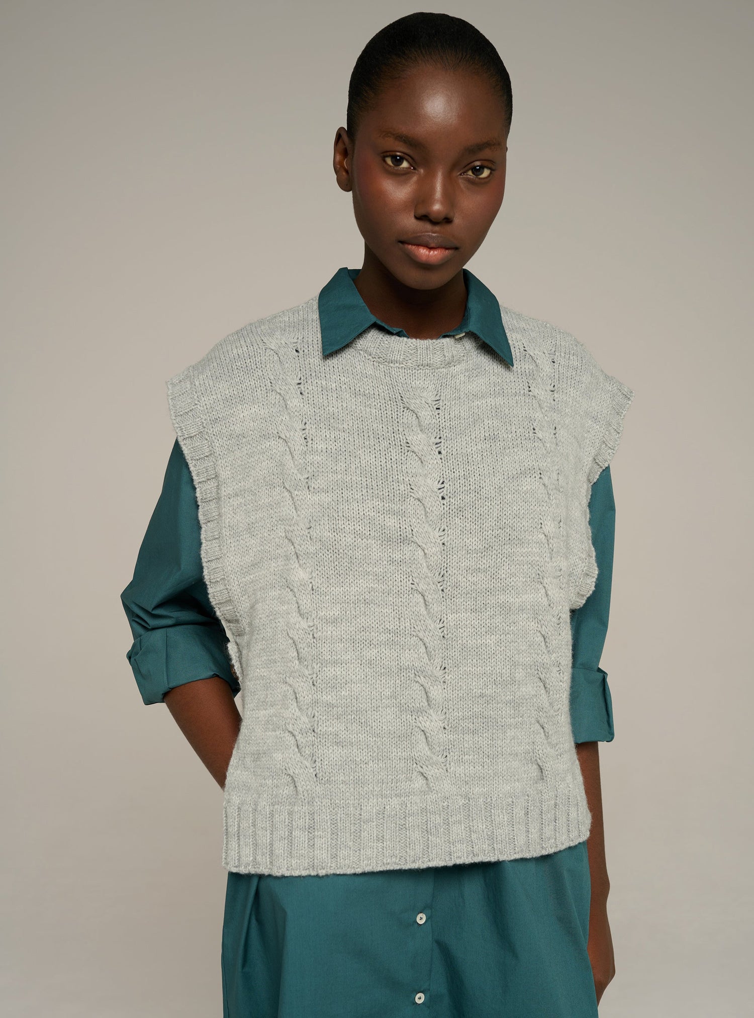 Cotélac acoté pull sans manches en maille torsadée