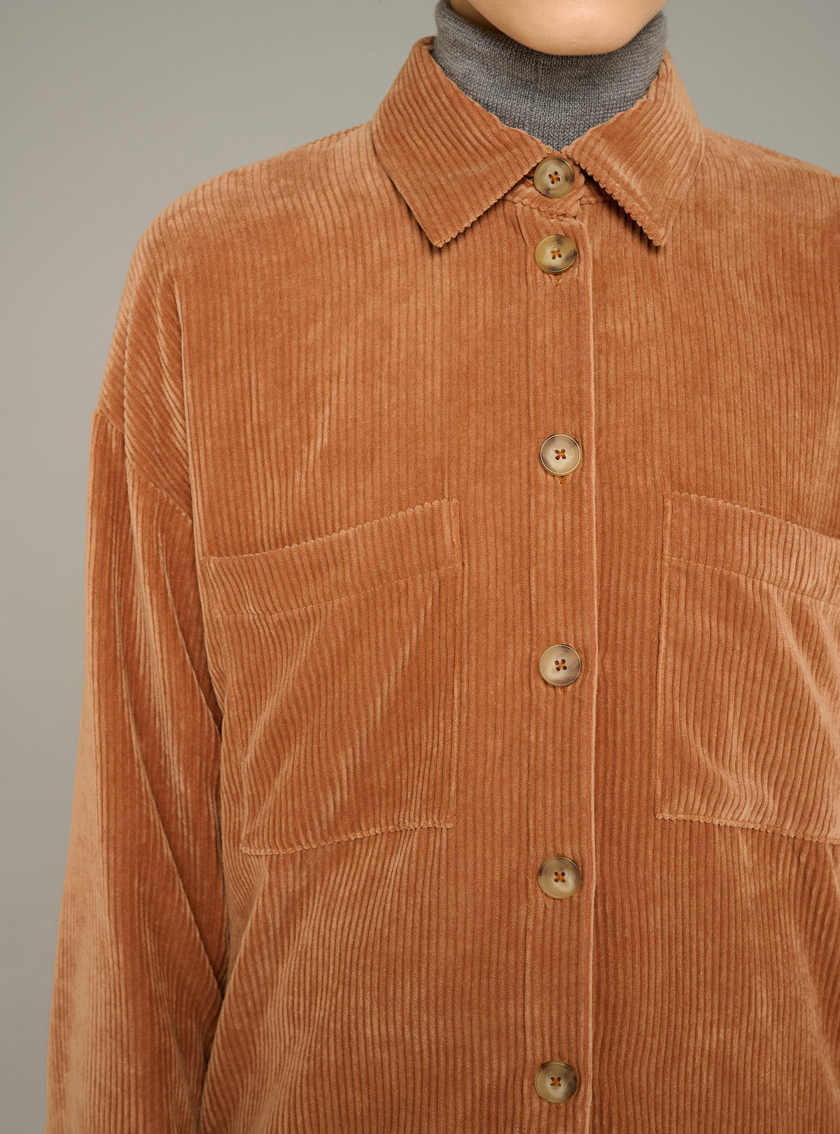 Cotélac acoté chemise oversize manches longues en velours grosses côtes