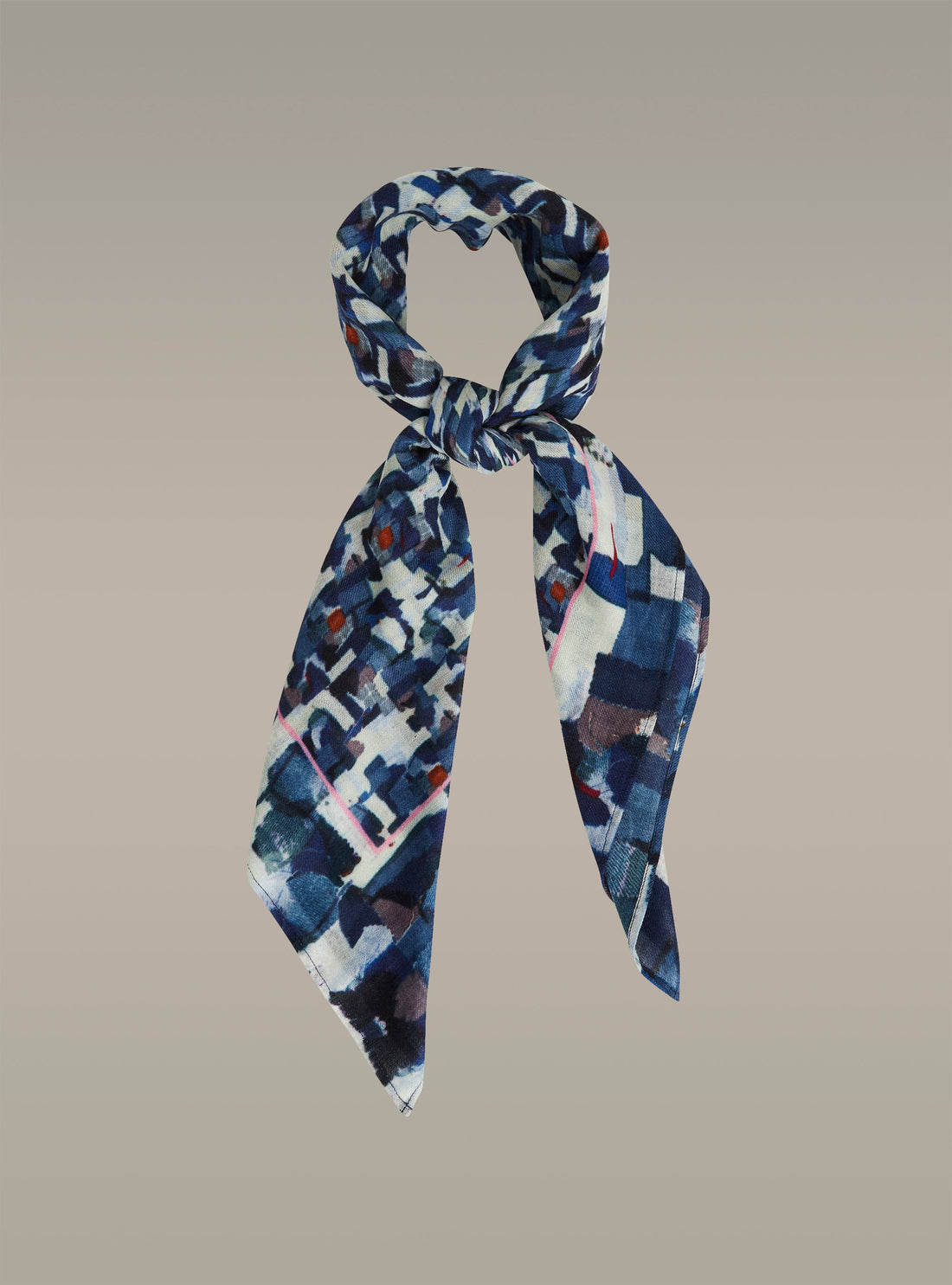 Foulard en laine imprimé patchwork acoté 