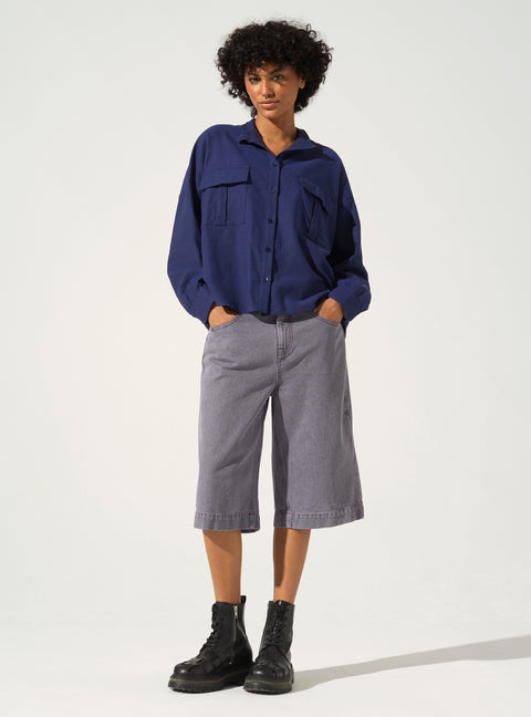 Loose shirt