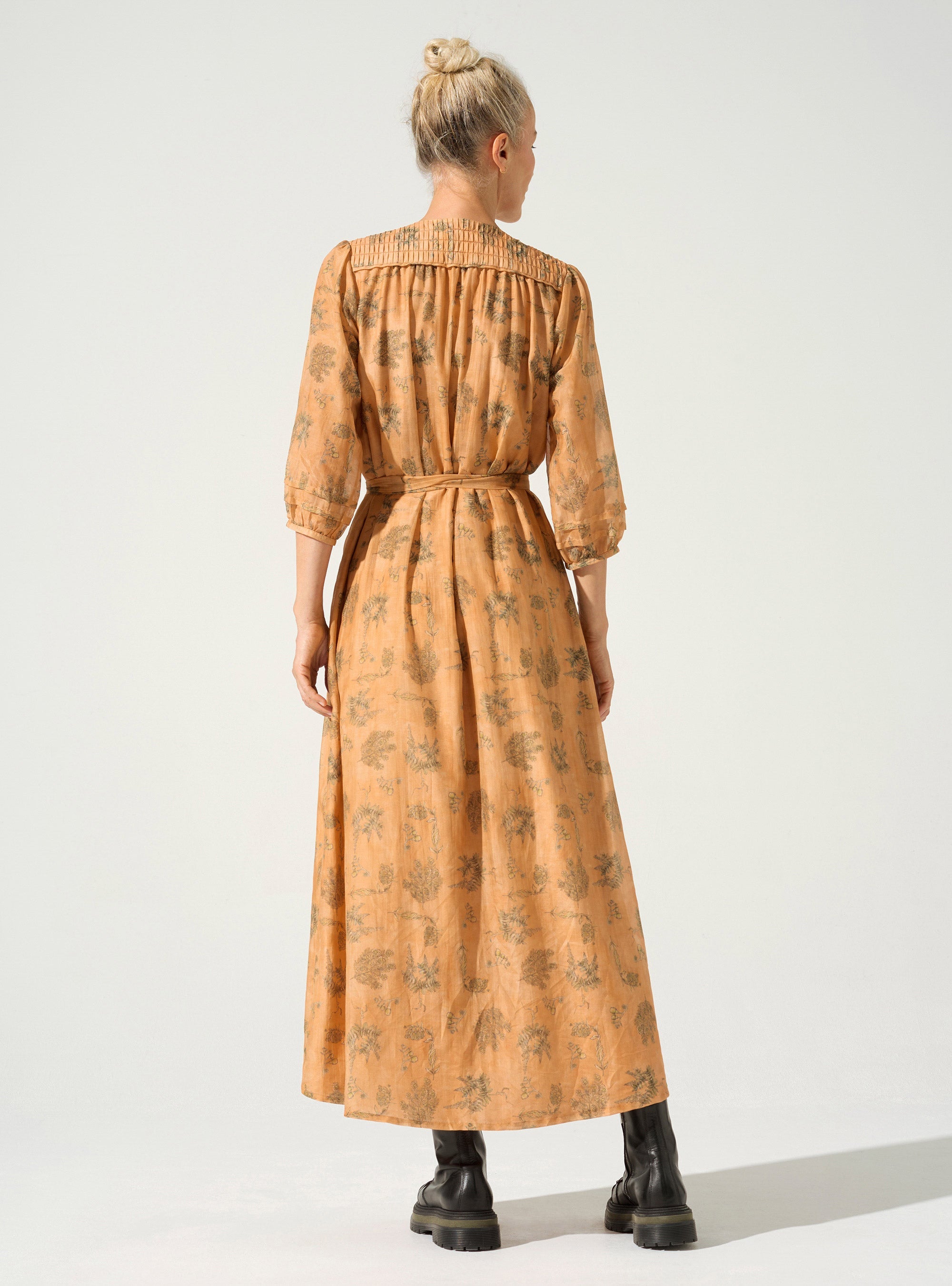 Robe Nouée