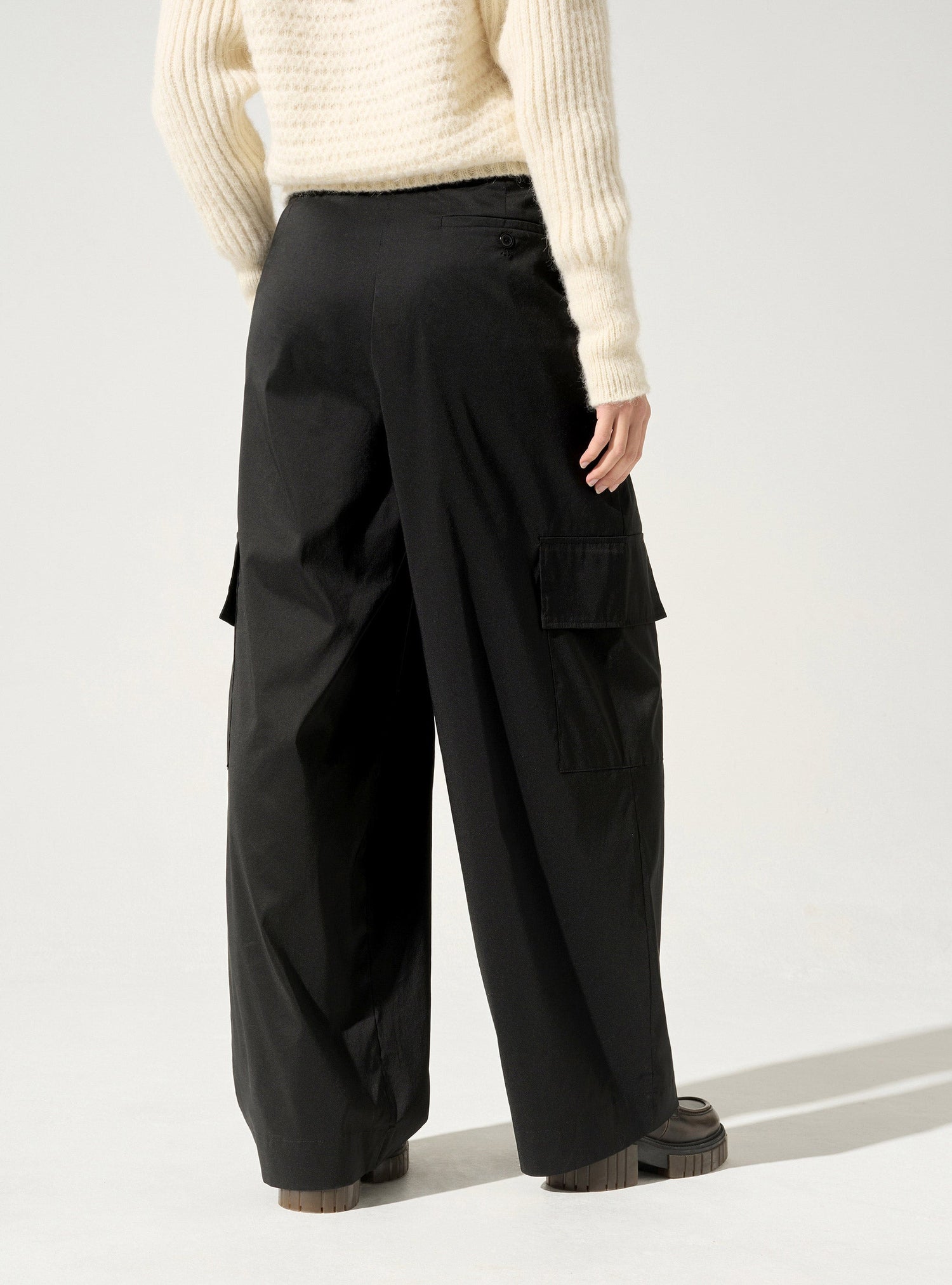 Wide-leg pants
