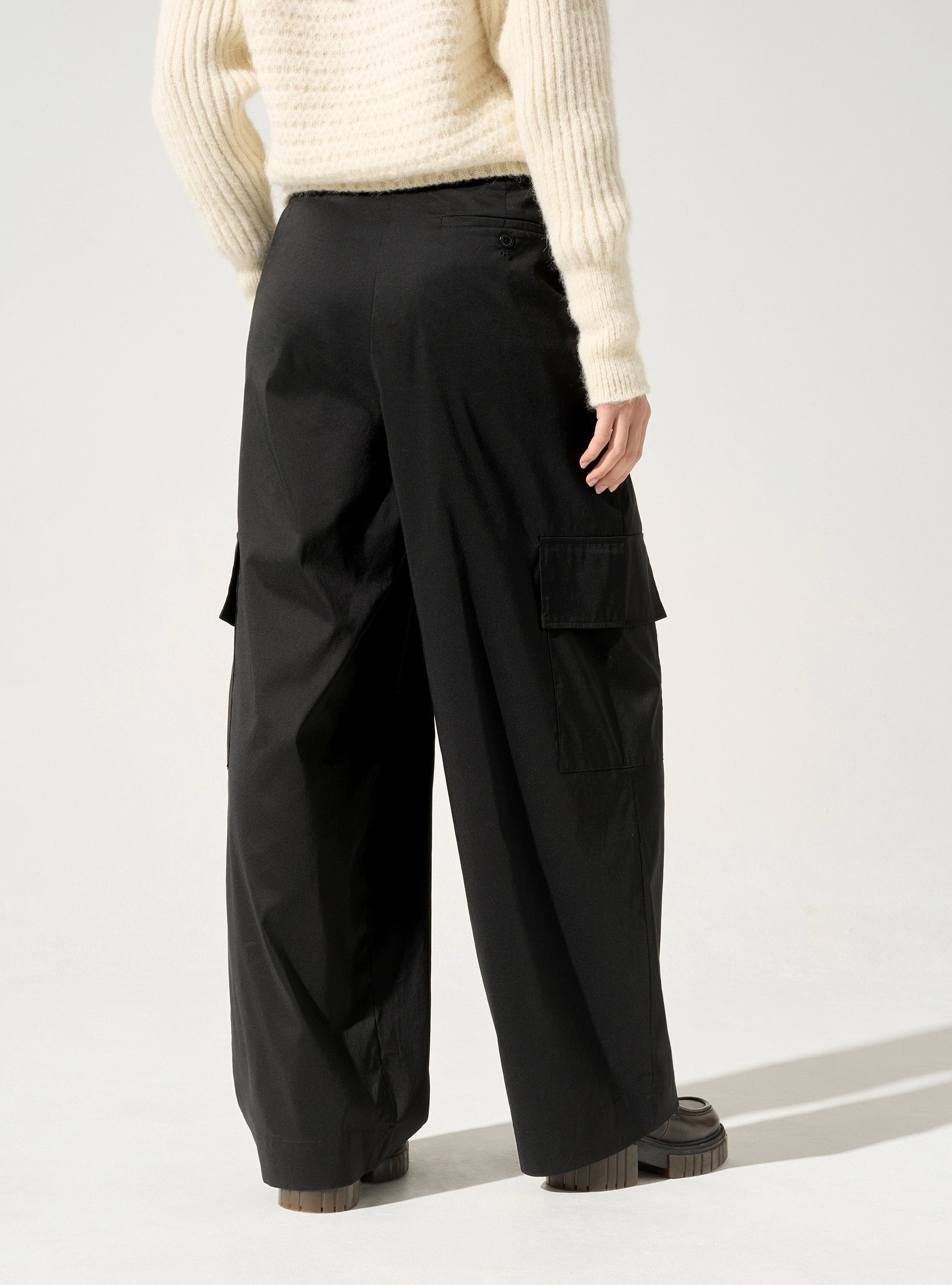 Wide-leg pants