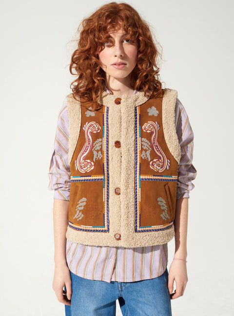 Sleeveless vest