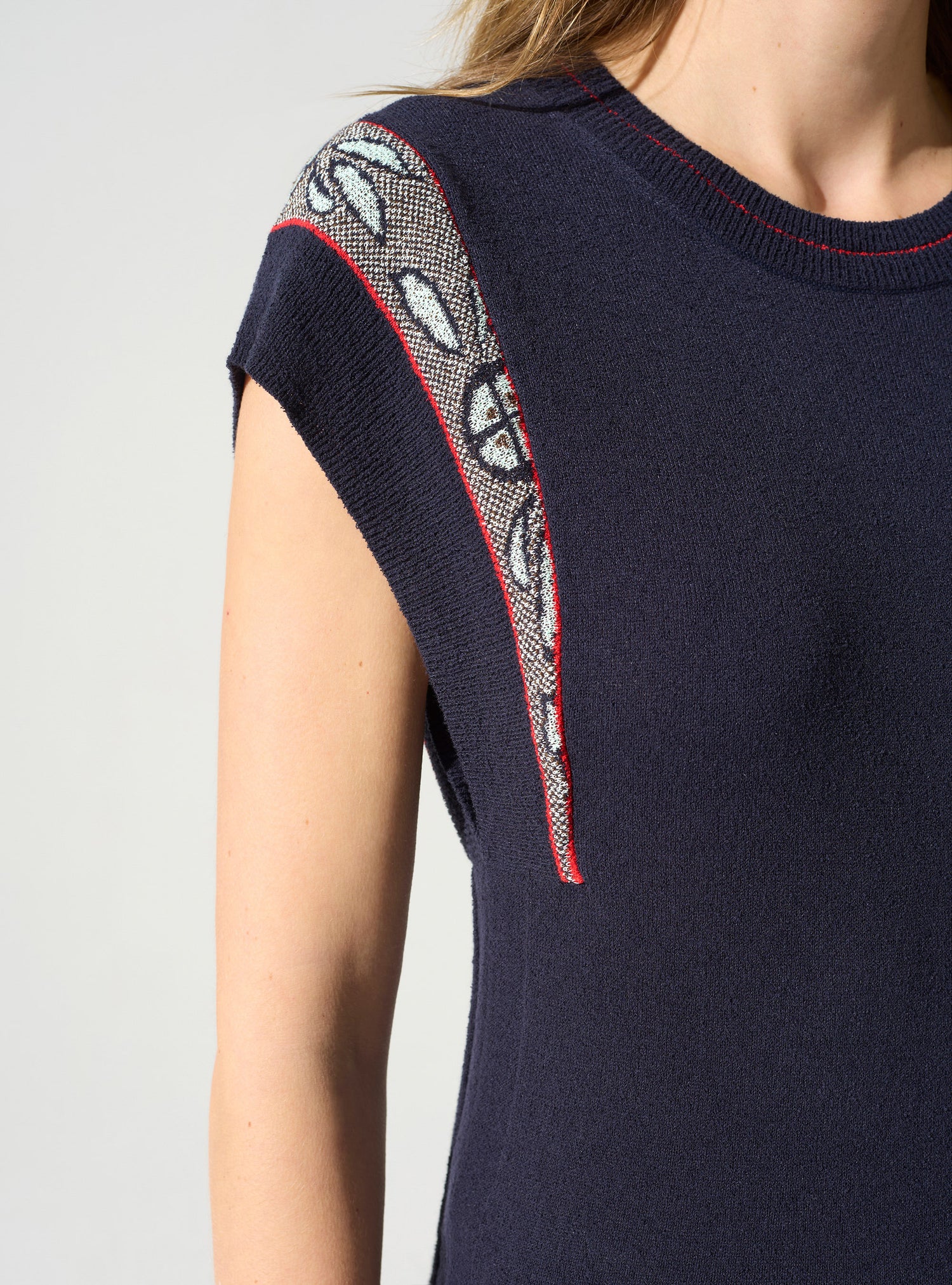 Short sleeve sweater