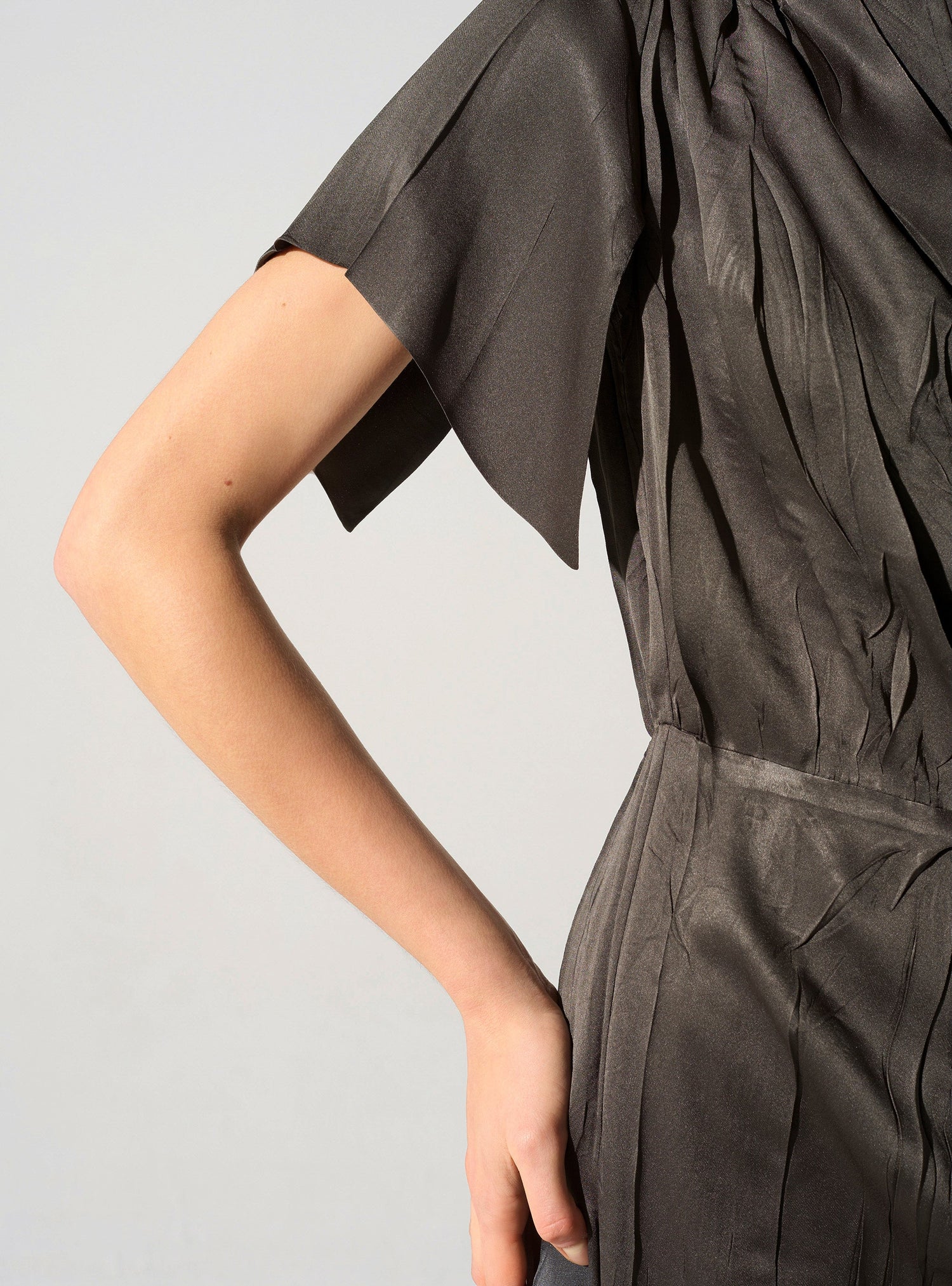 Robe manches fendues