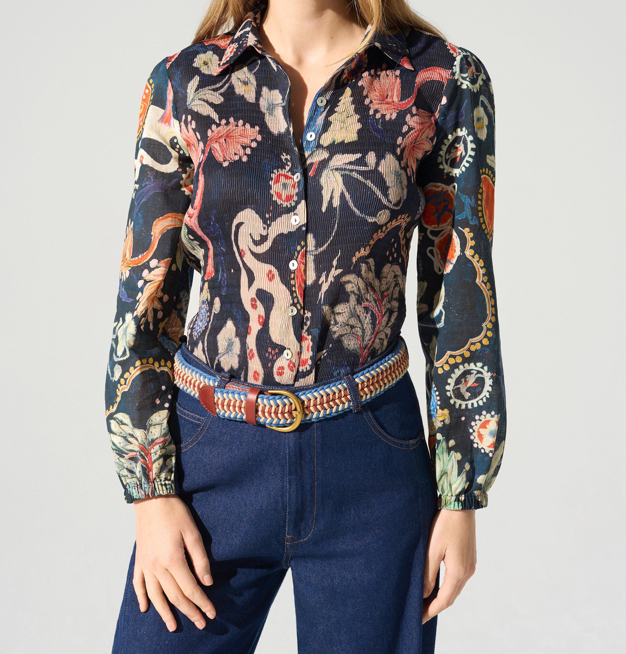 Long puffed sleeve shirt