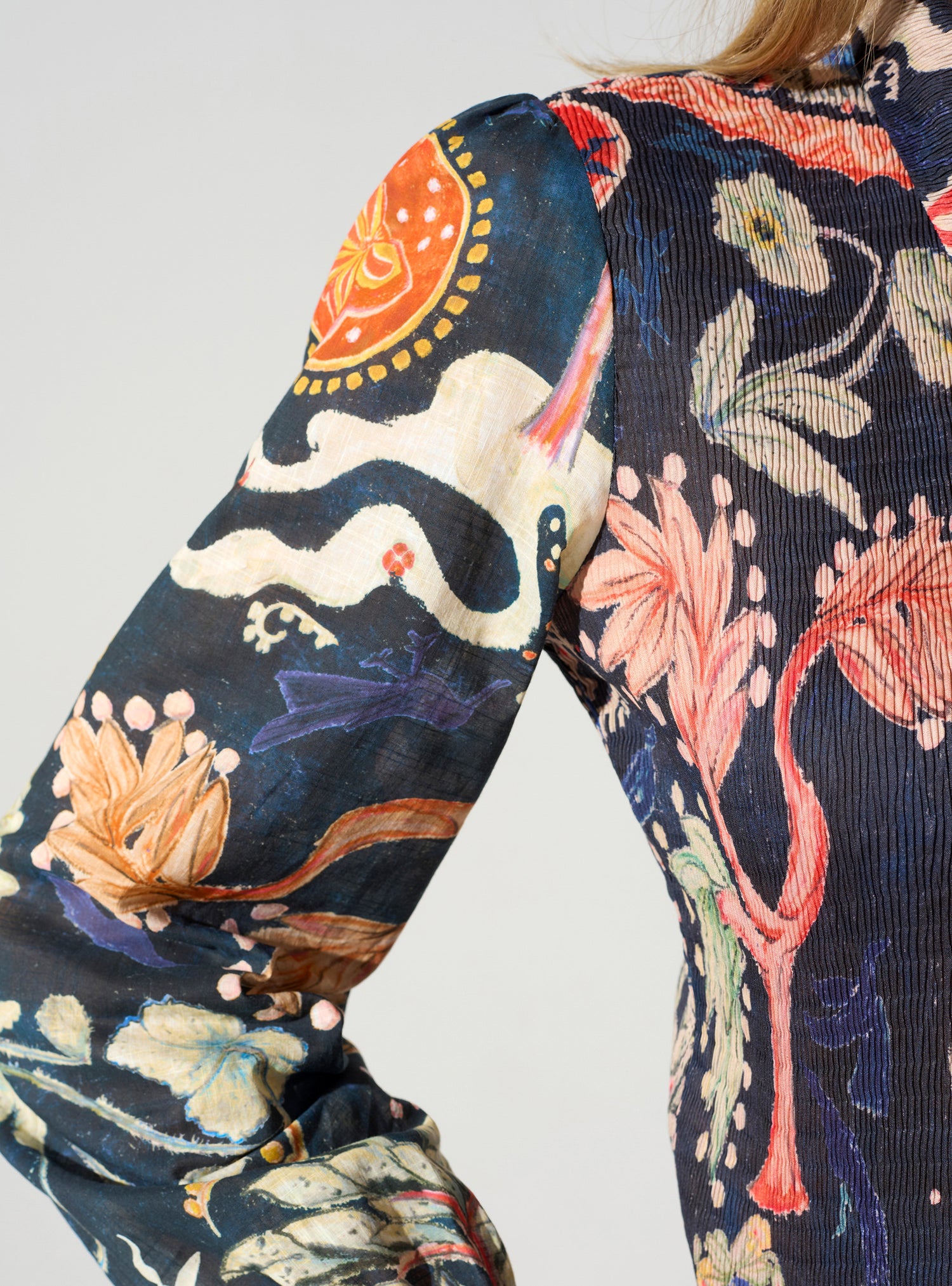 Long puffed sleeve shirt