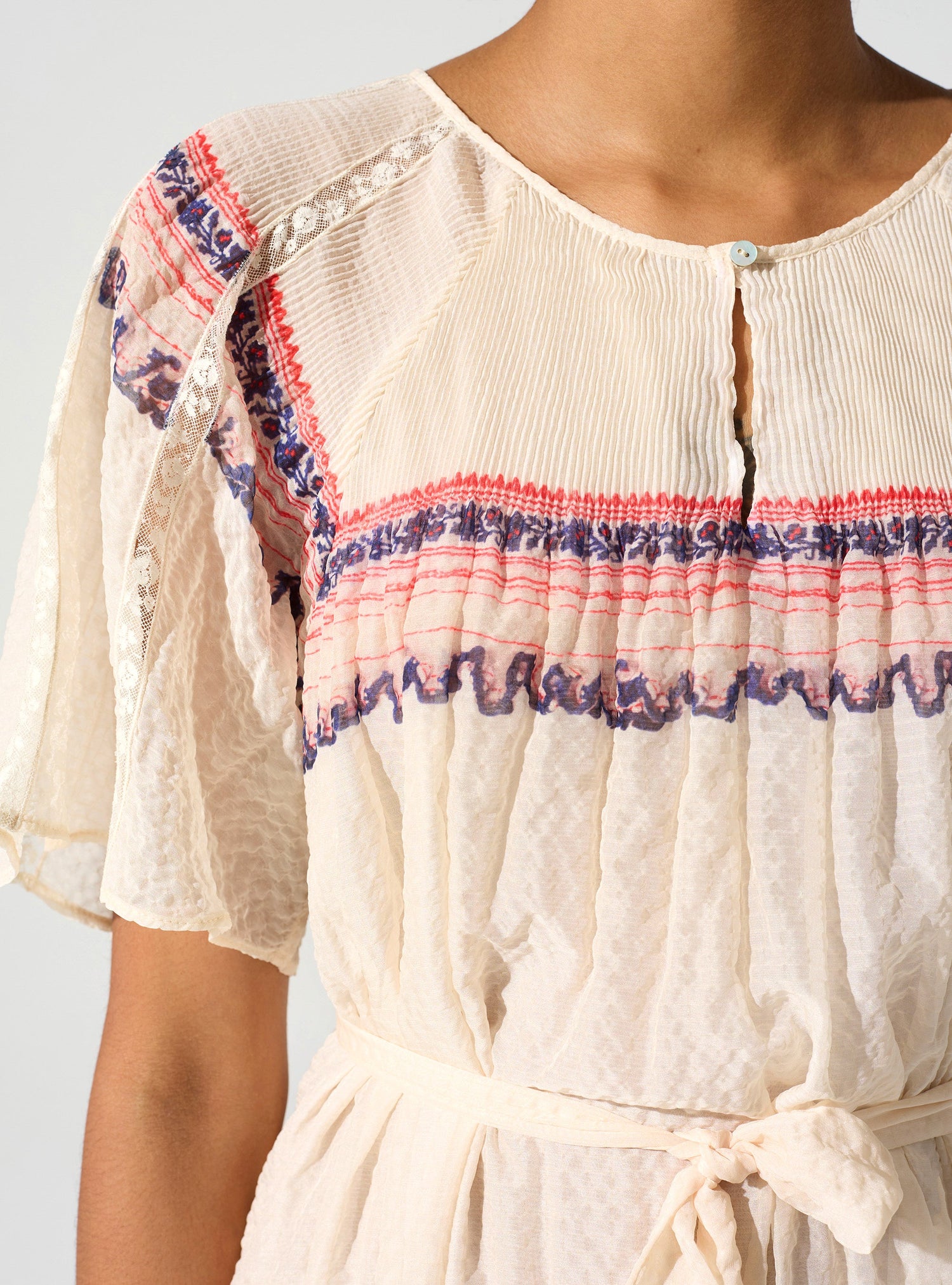 Robe manches courtes esprit papillons