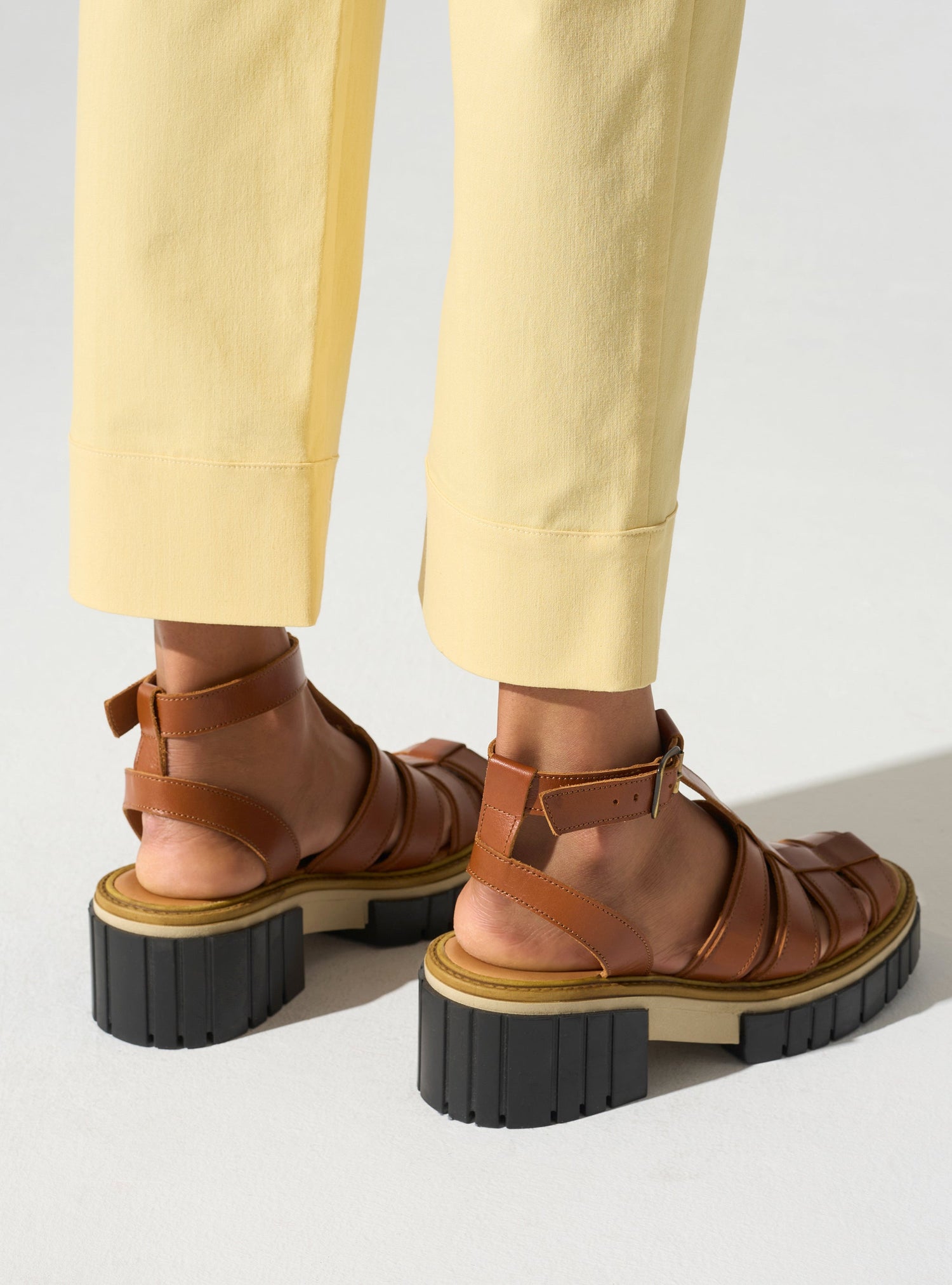 Pantalon Capri avec ceinture passant