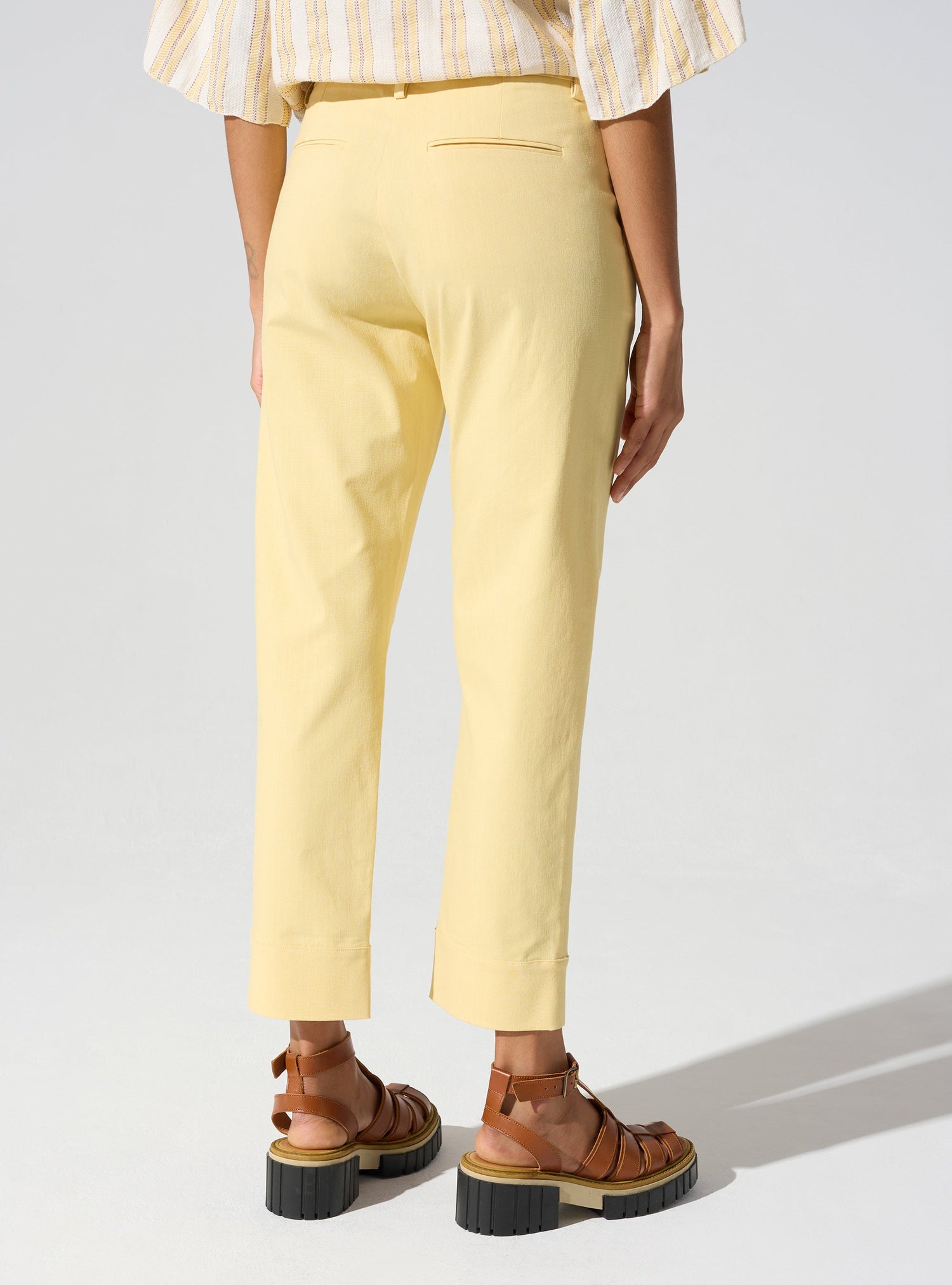 Pantalon Capri avec ceinture passant