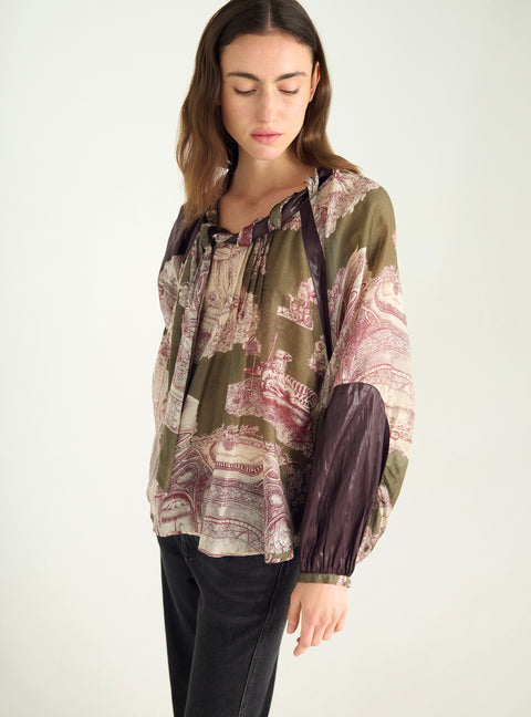 Contrasting blouse