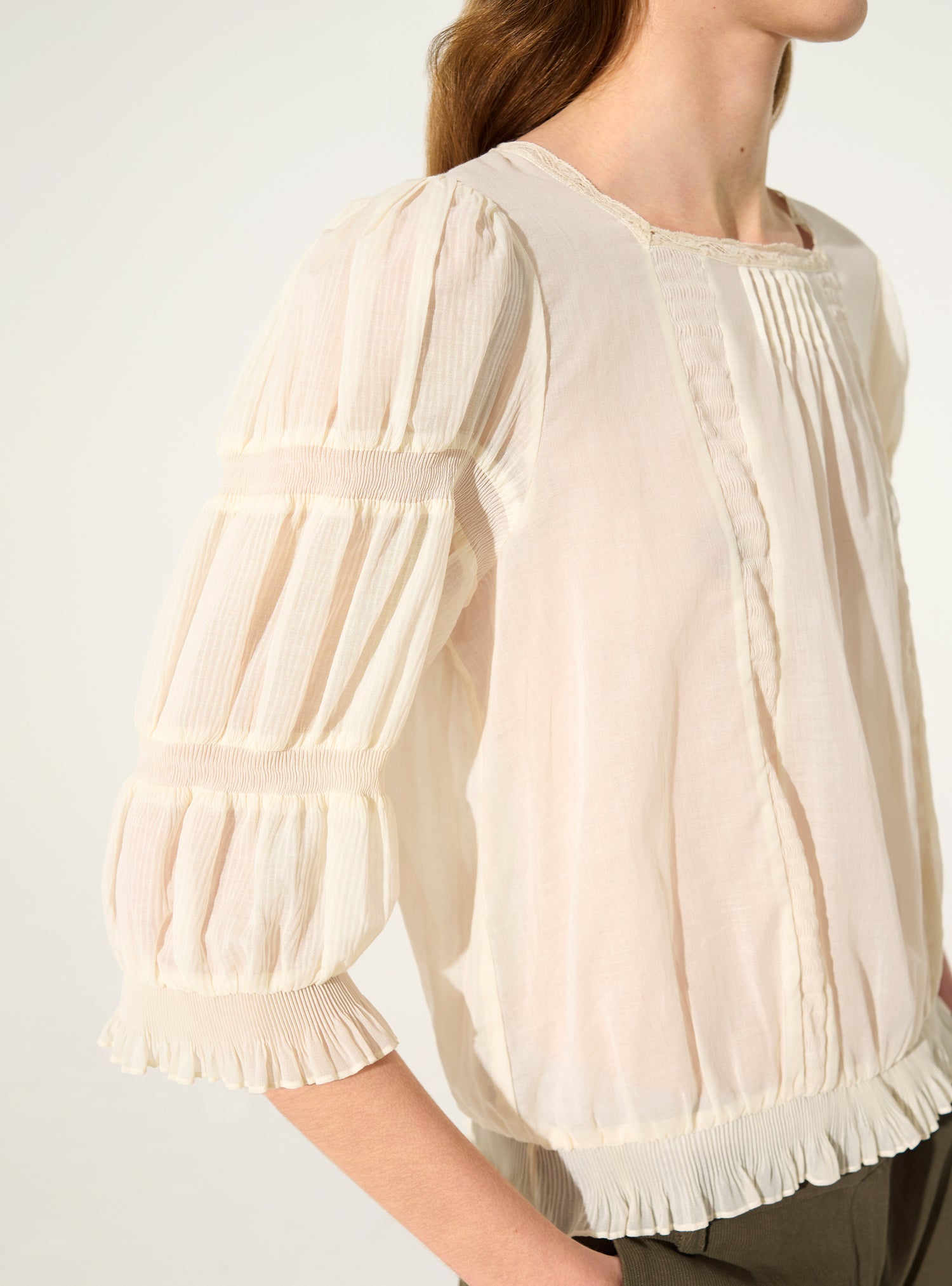 Blouse plissée et Dentelle de Calais-Caudry® écru